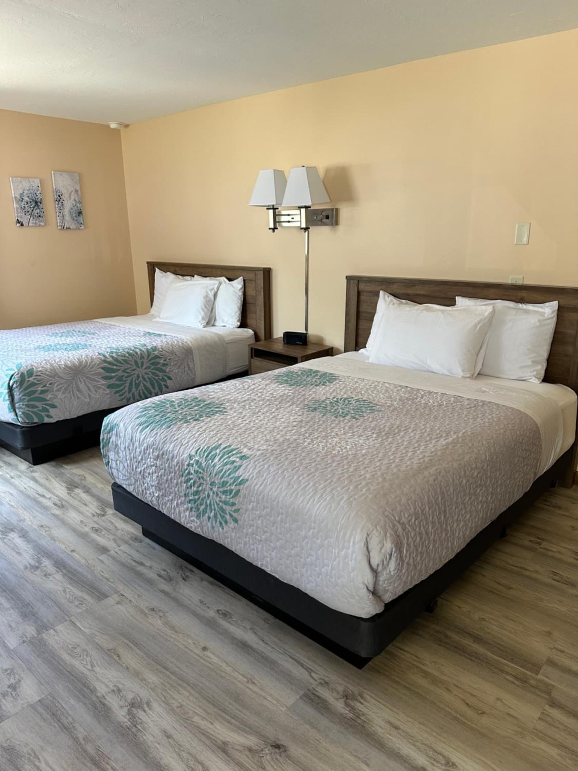 DownTown Inn interior in Sister Bay, WI — gallery photo 2