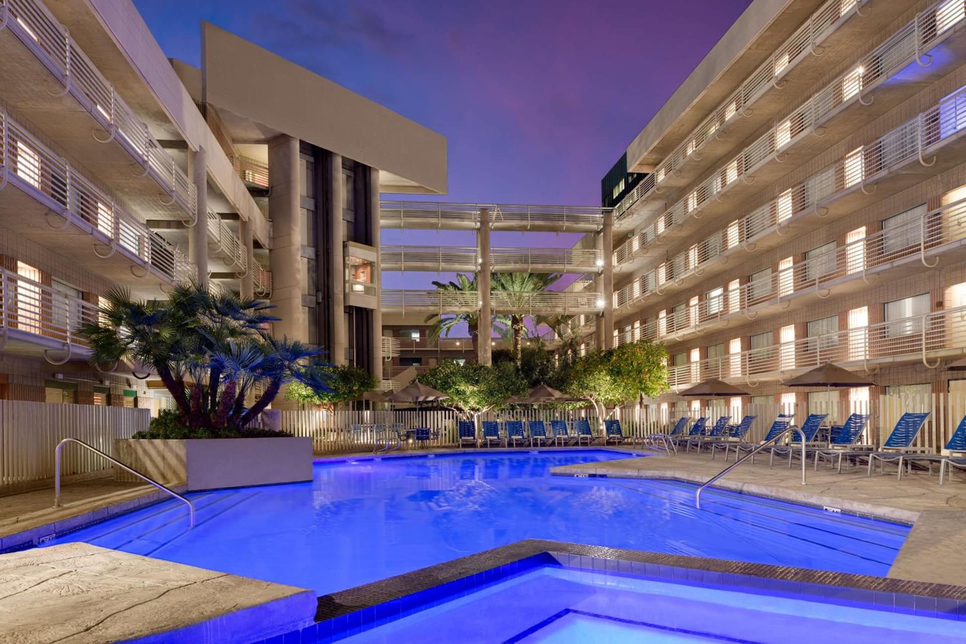DoubleTree Suites by Hilton Phoenix gallery photo in Phoenix, AZ — image 34
