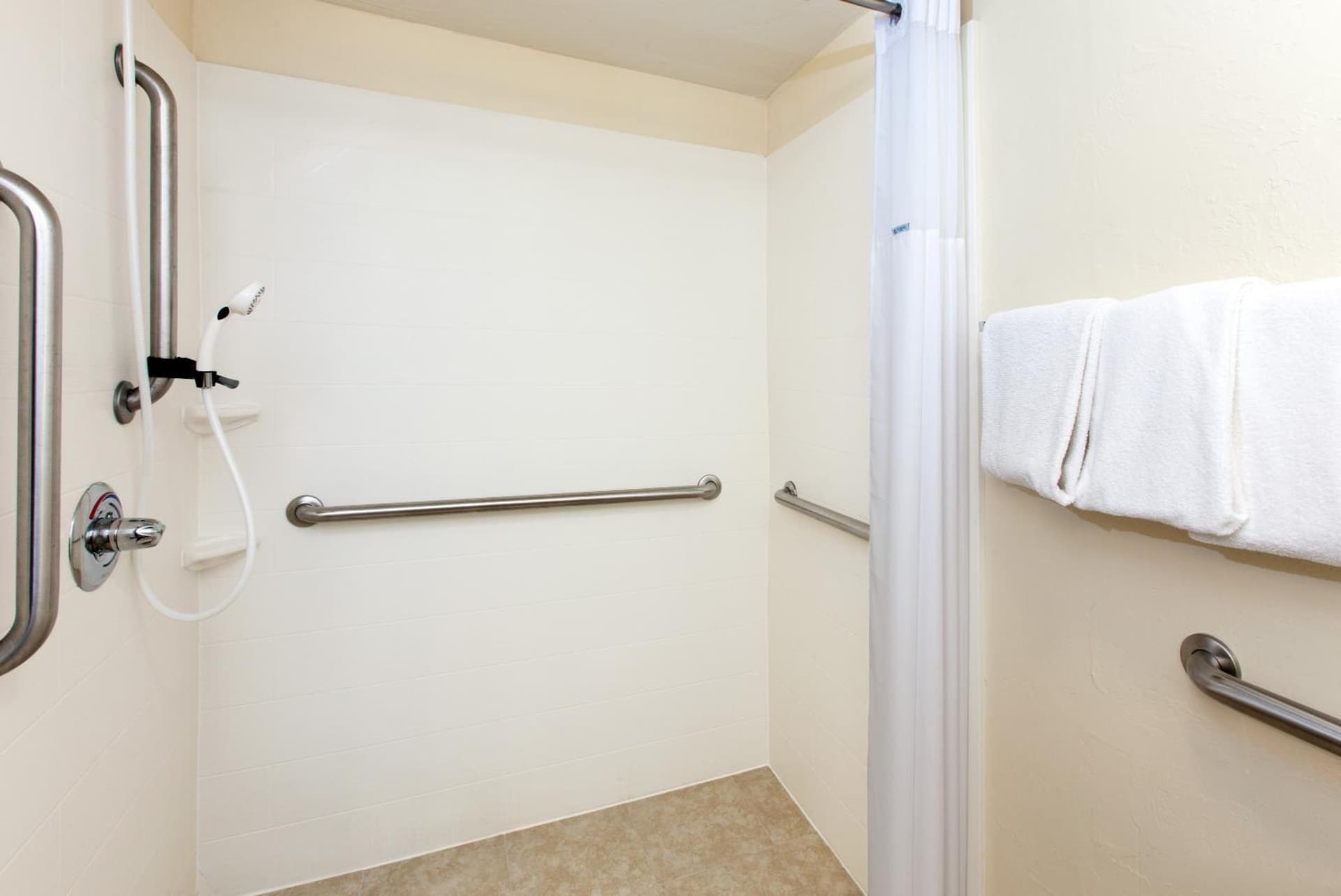 Days Inn by Wyndham Norman gallery photo in Norman, OK — image 14