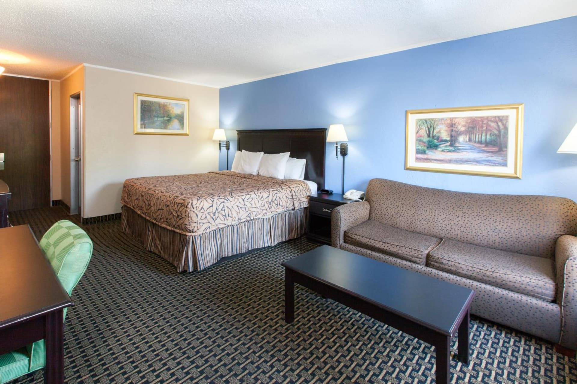 Days Inn by Wyndham Norman gallery photo in Norman, OK — image 4