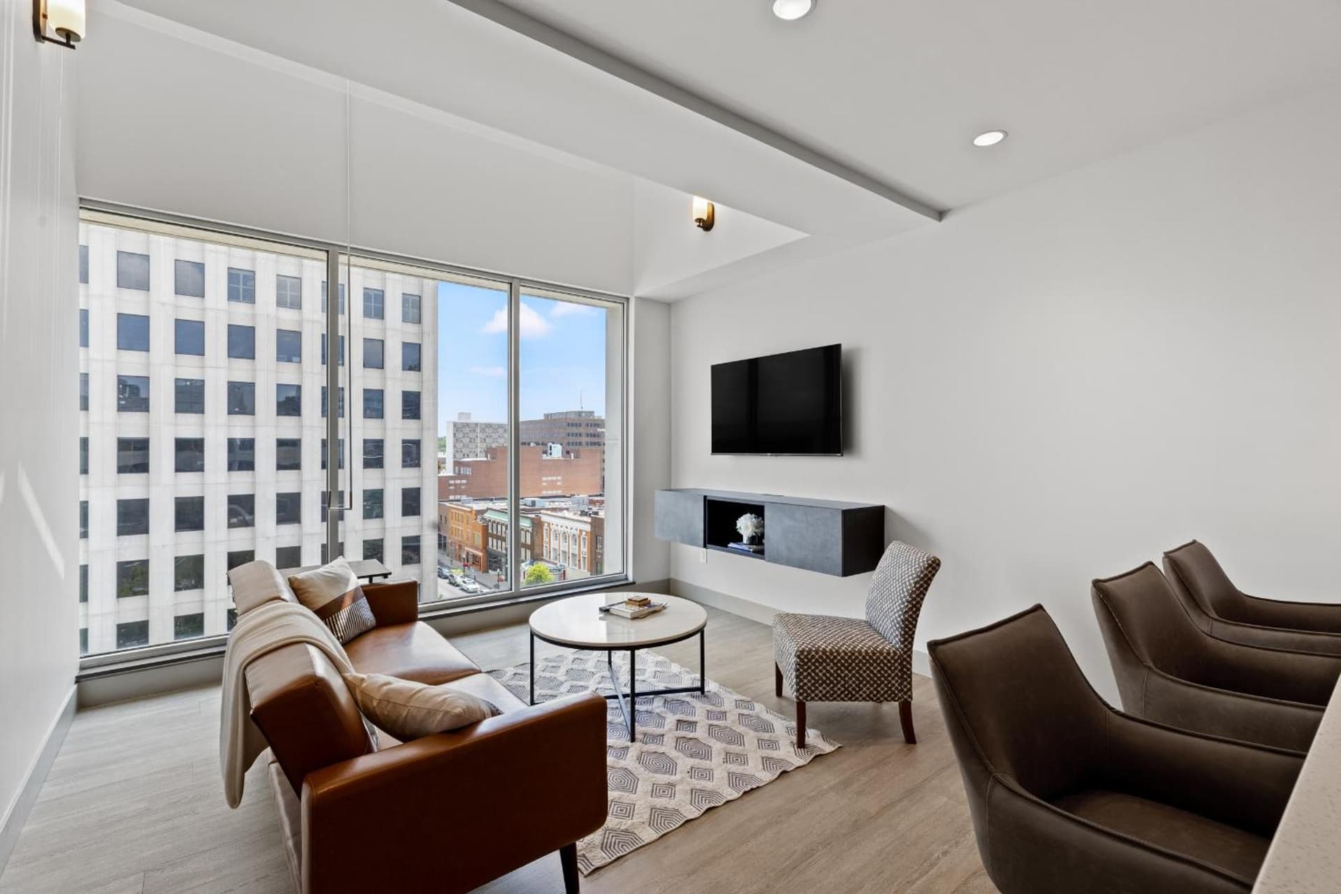 175 LEX - Walkable Downtown Lexington & Rupp Arena - Full Condos gallery photo in Lexington, KY — image 113