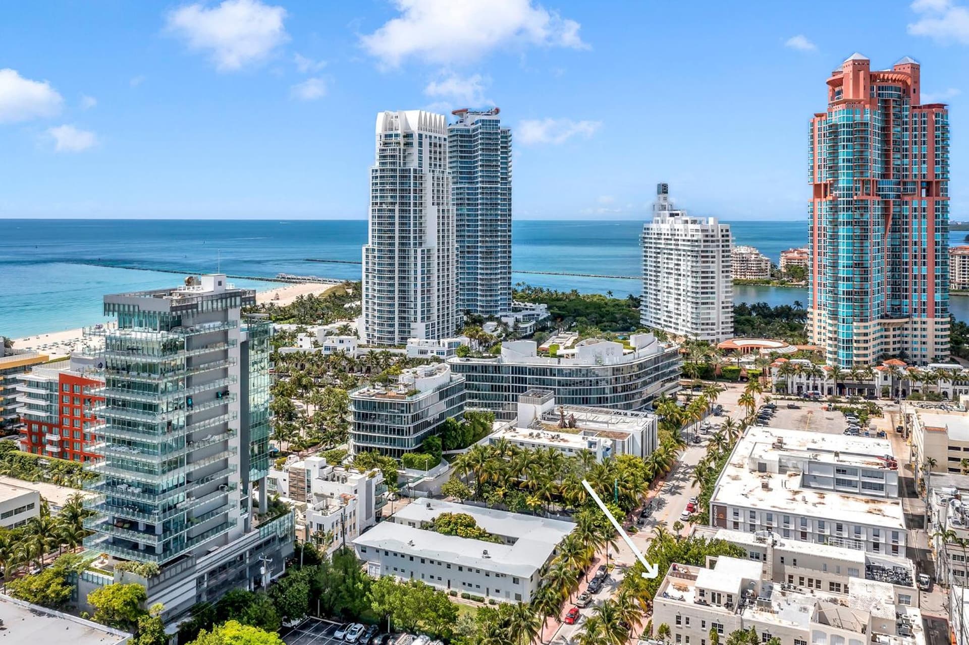 Gorgeous coastal PH with Large Private Terrace featured exterior or lobby in Miami Beach, FL — similar hotel