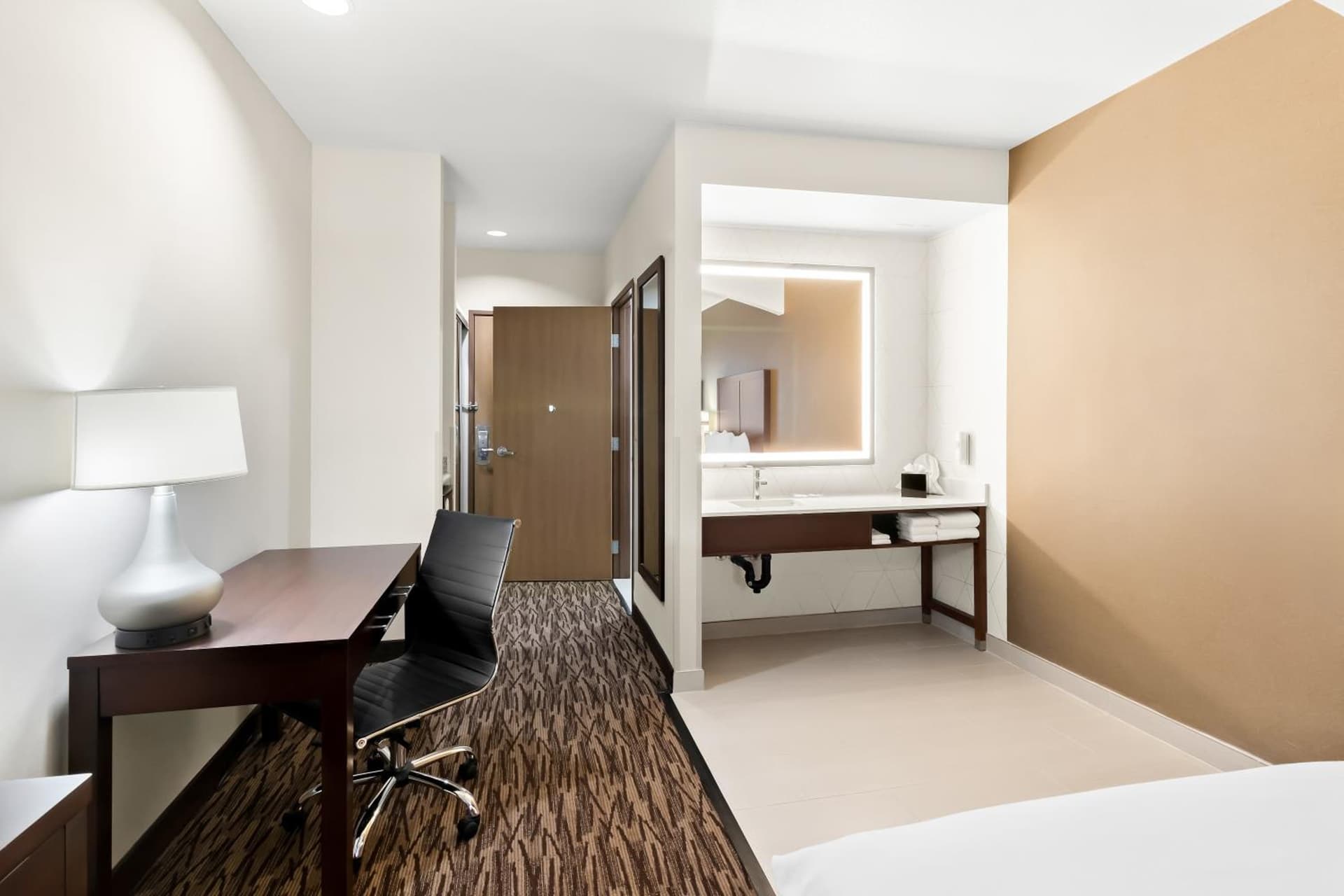 Comfort Suites Portland Airport gallery photo in Portland, OR — image 52