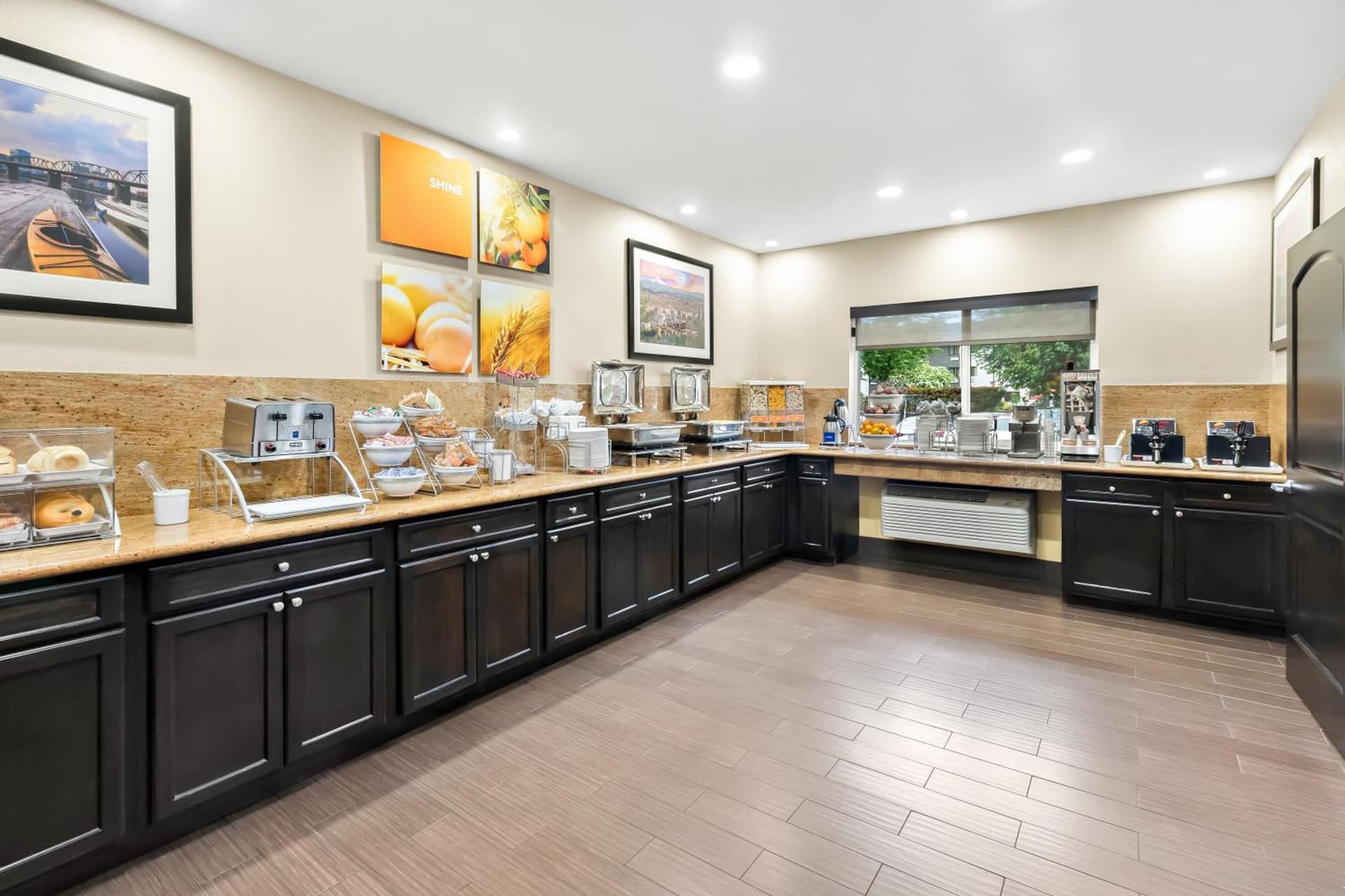 Comfort Suites Portland Airport gallery photo in Portland, OR — image 19