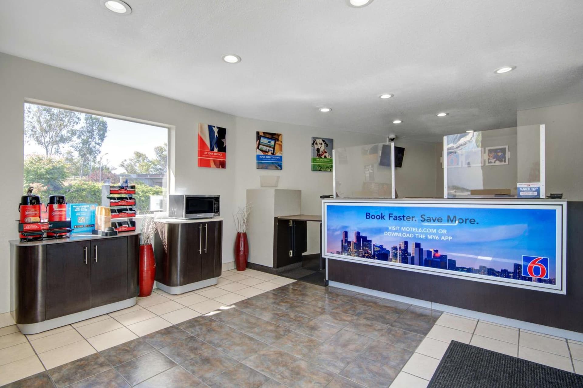 Motel 6-San Jose, CA - Airport interior in San Jose, CA — gallery photo 2