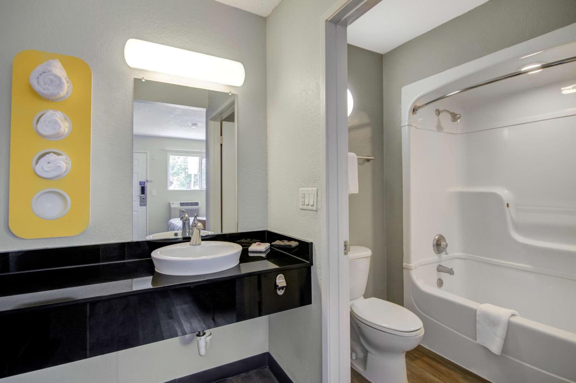 Motel 6-San Jose, CA - Airport interior in San Jose, CA — gallery photo 2