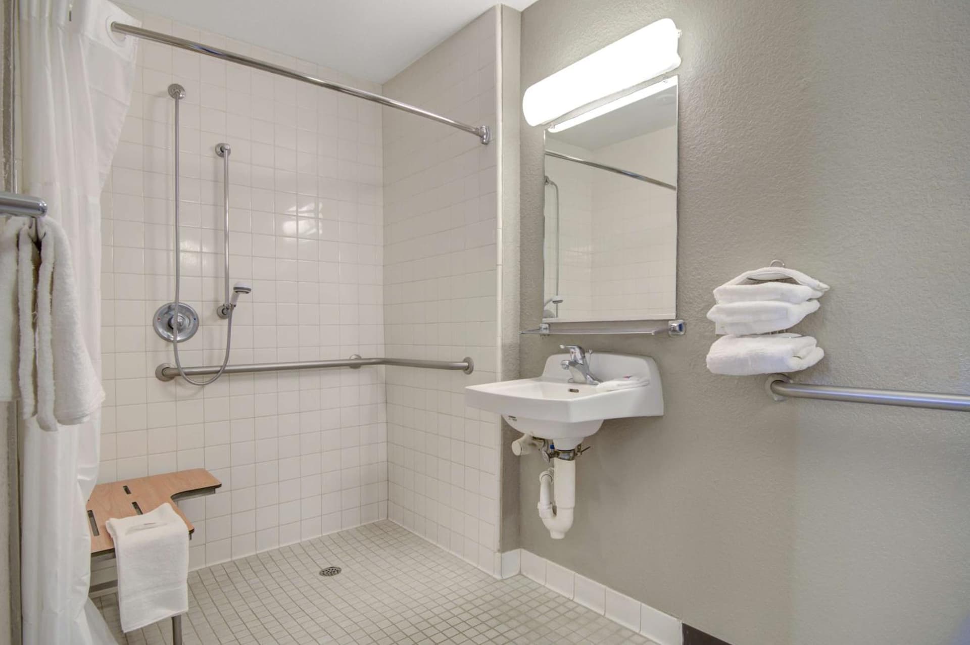 Motel 6-San Jose, CA - Airport property views in San Jose, CA — gallery photo 3