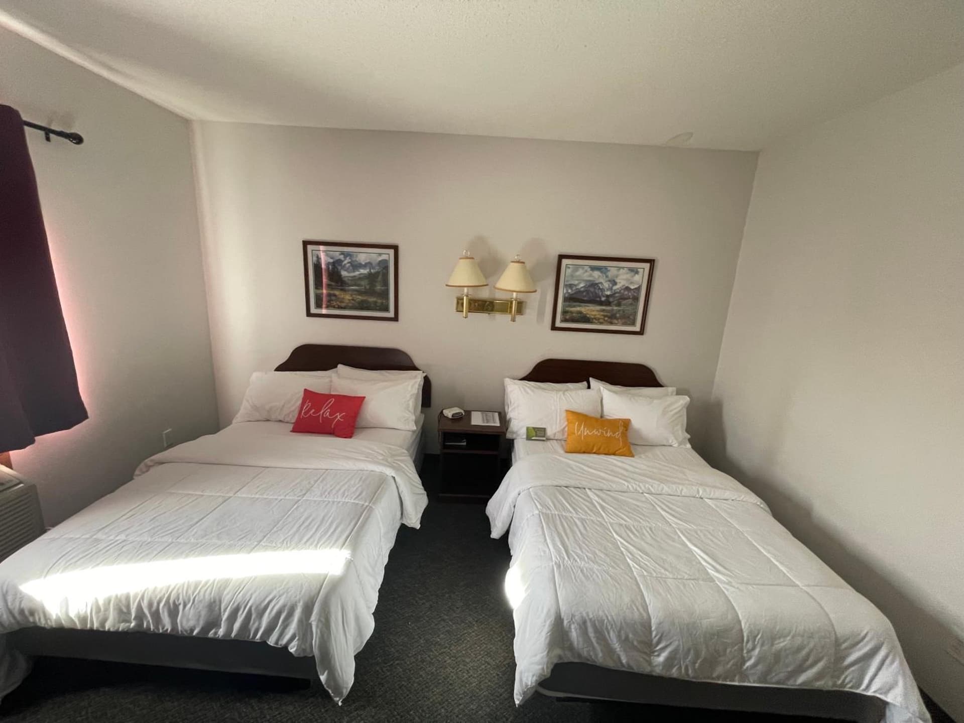 Oakland Express Motel property views in Oakland, NE — gallery photo 3