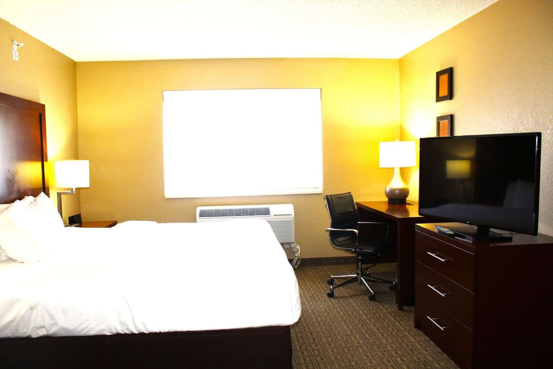 Comfort Suites Lakewood - Denver gallery photo in Lakewood, CO — image 27