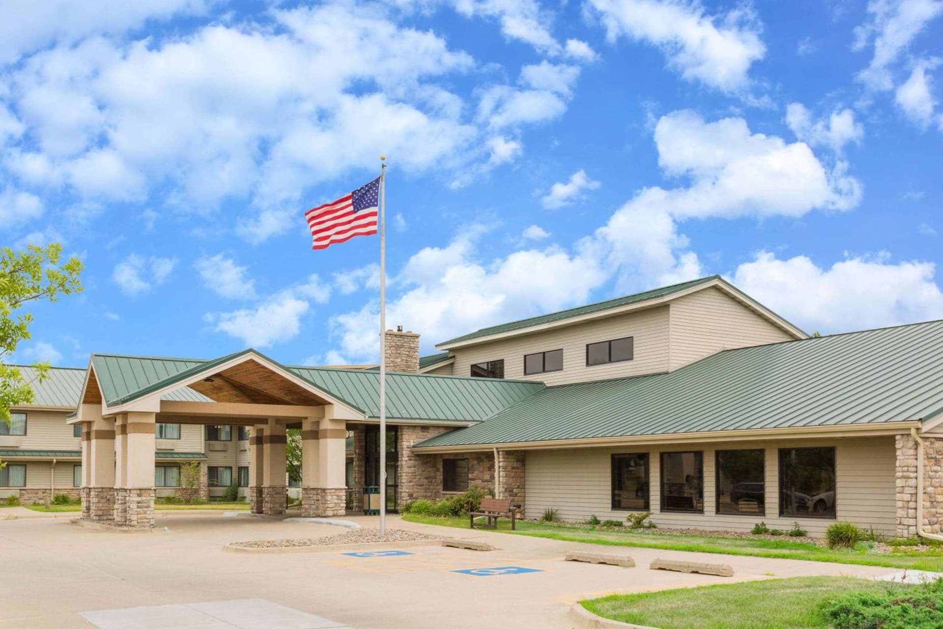 AmericInn by Wyndham Ankeny/Des Moines featured exterior or lobby in Ankeny, IA — similar hotel