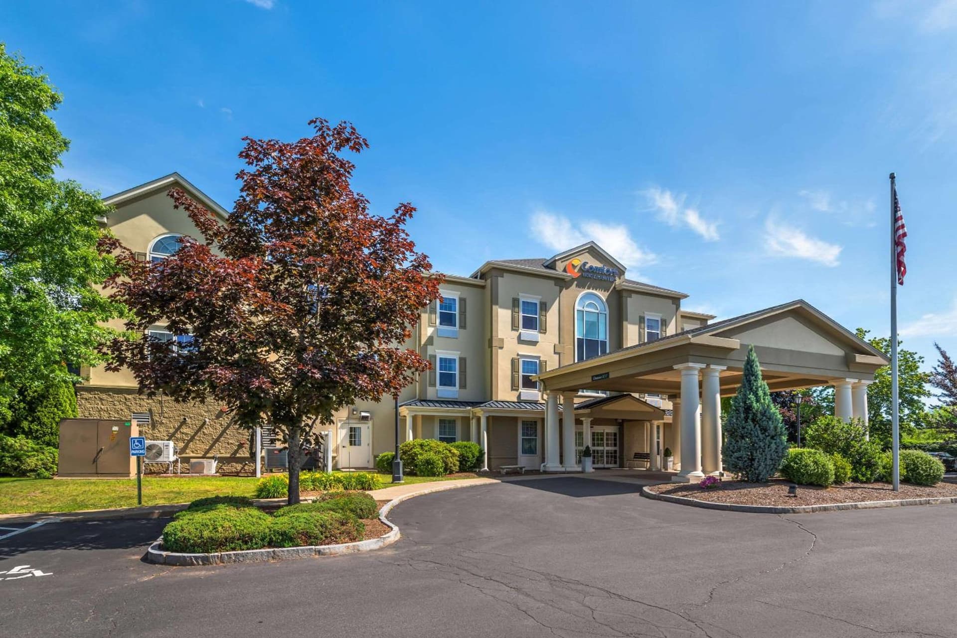 Comfort Inn & Suites Hadley - Amherst interior in Hadley — gallery photo 2