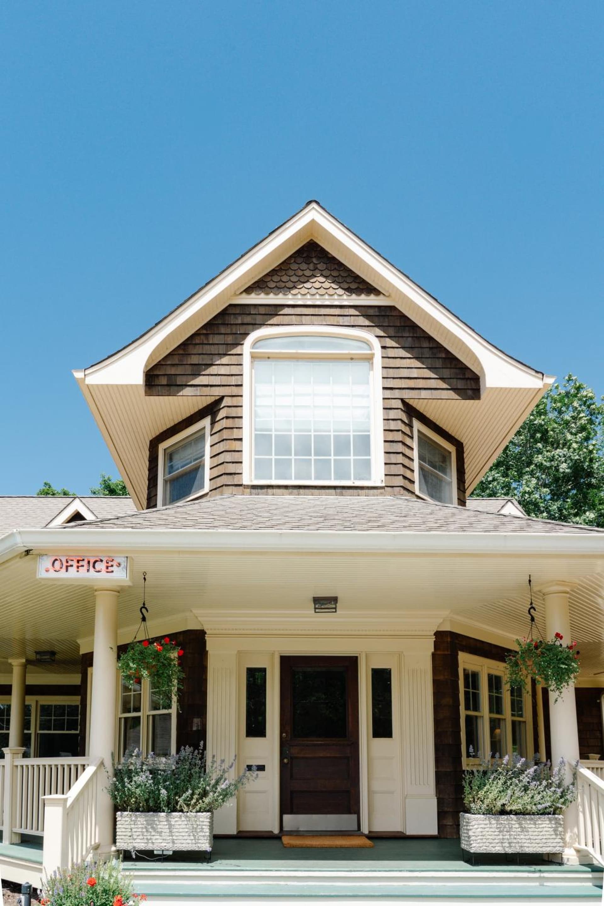 The Sagaponack featured exterior or lobby in Sagaponack, NY — similar hotel