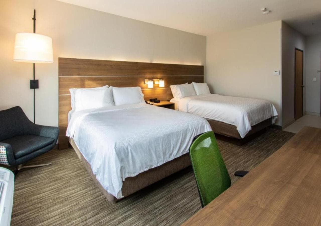Holiday Inn Express Hotel & Suites Roseville - Galleria Area by IHG interior in Roseville, CA — gallery photo 2
