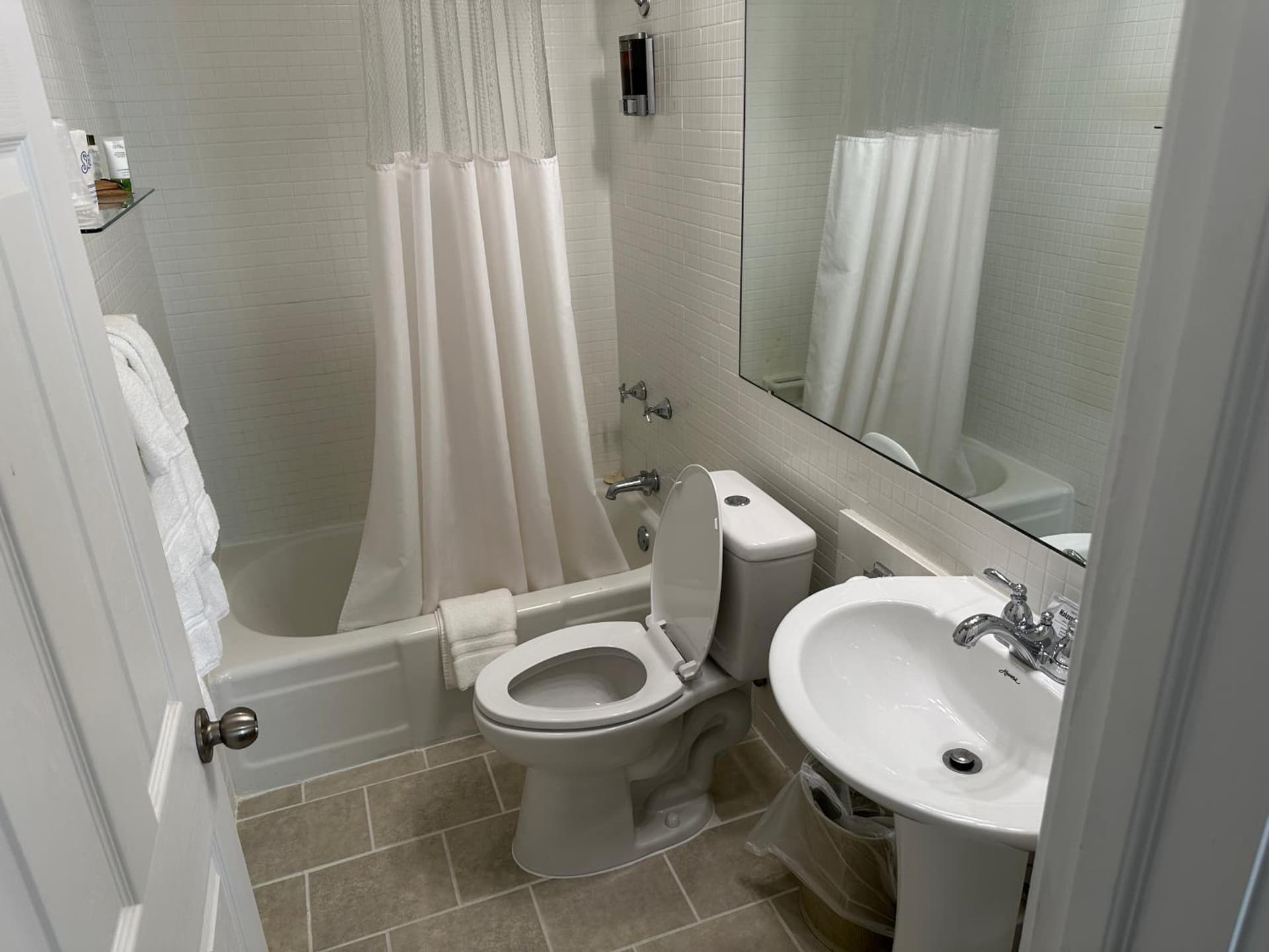 Island House Historic Vacation Rentals gallery photo in Port Clinton, OH — image 198