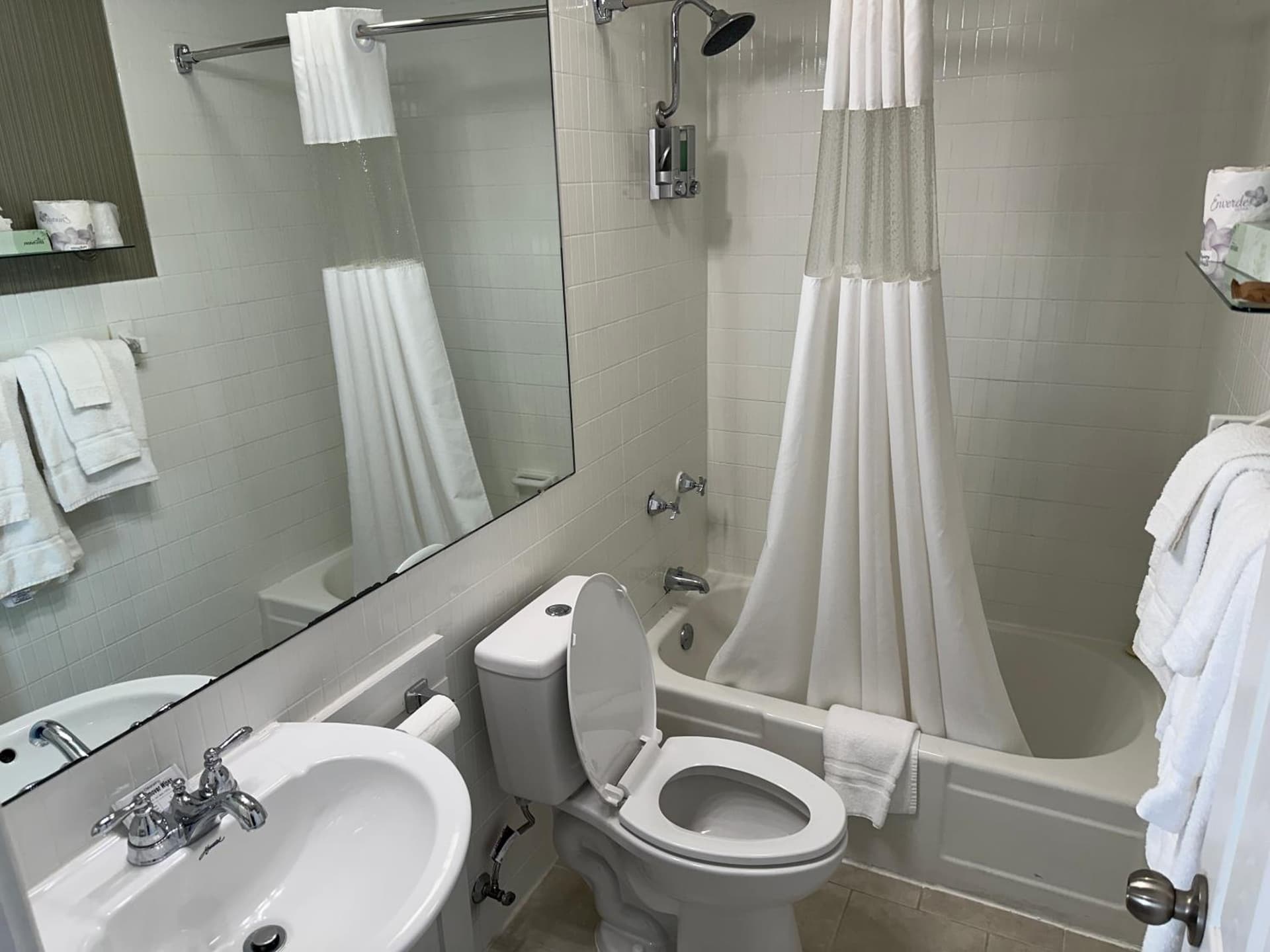 Island House Historic Vacation Rentals gallery photo in Port Clinton, OH — image 207