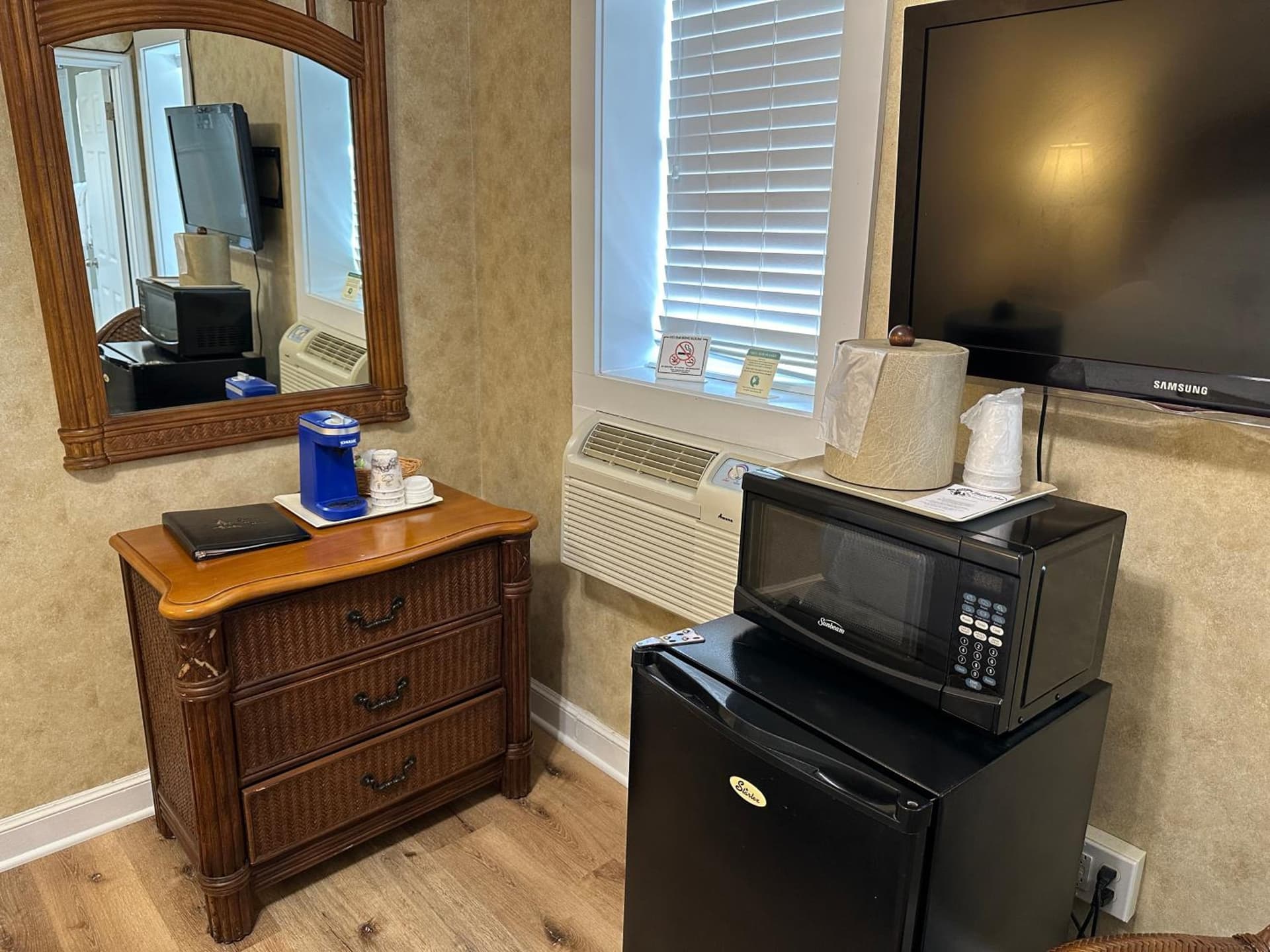 Island House Historic Vacation Rentals gallery photo in Port Clinton, OH — image 49