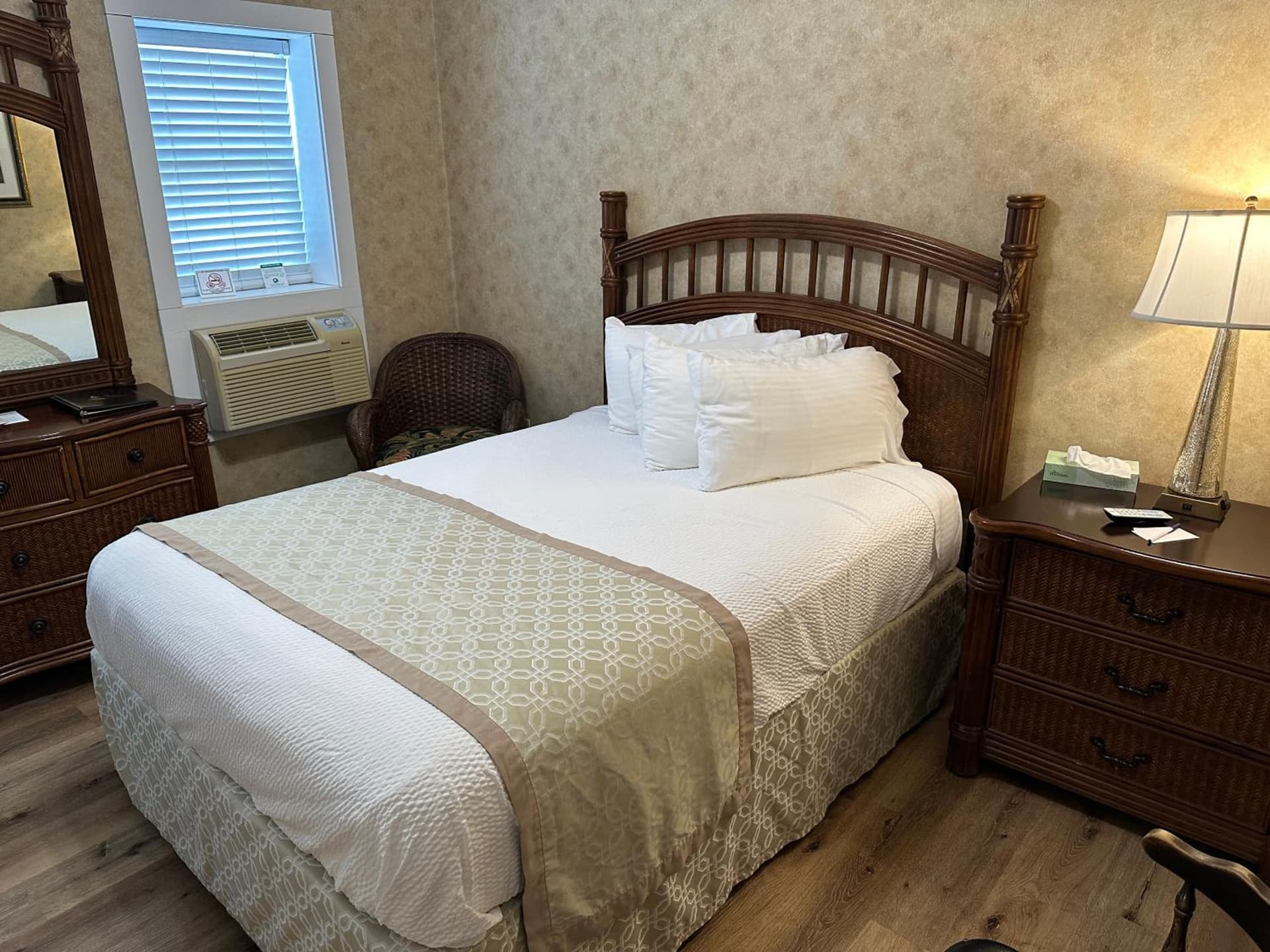 Island House Historic Vacation Rentals gallery photo in Port Clinton, OH — image 186