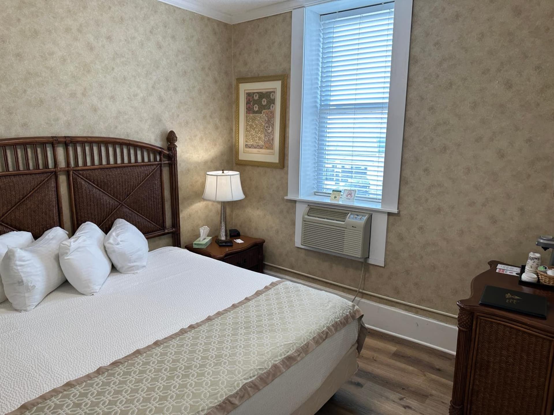 Island House Historic Vacation Rentals gallery photo in Port Clinton, OH — image 59