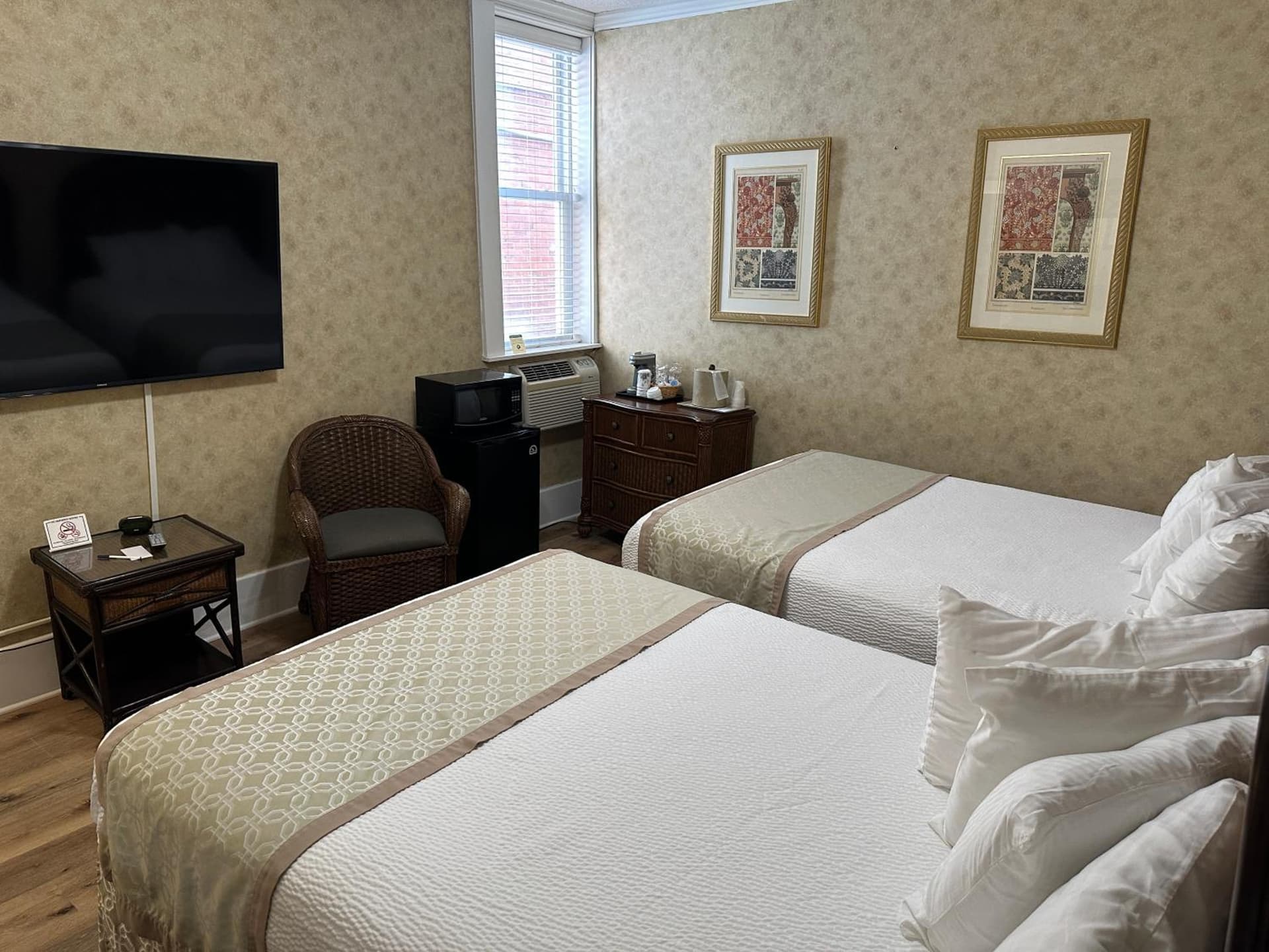 Island House Historic Vacation Rentals gallery photo in Port Clinton, OH — image 127