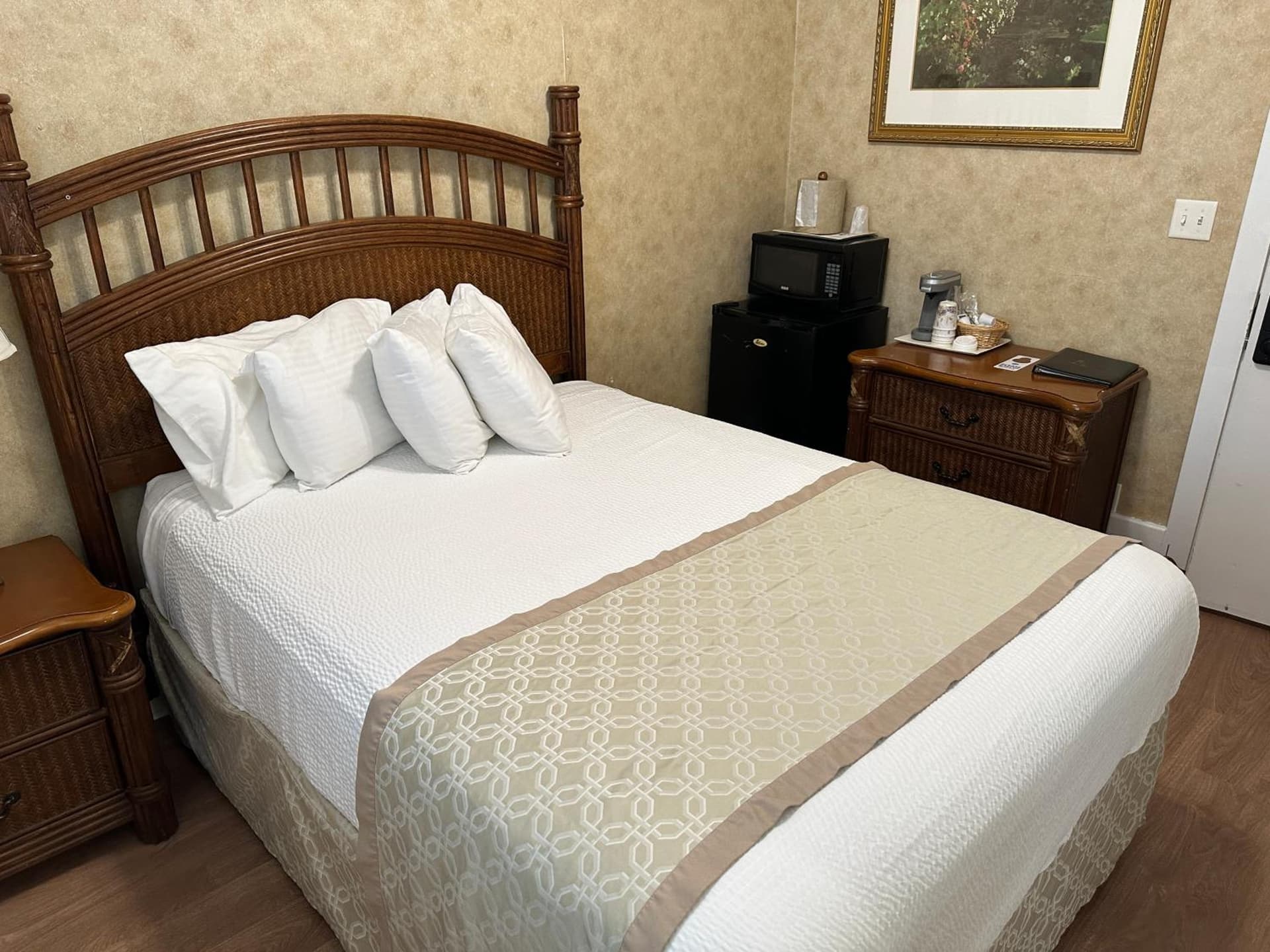 Island House Historic Vacation Rentals gallery photo in Port Clinton, OH — image 131