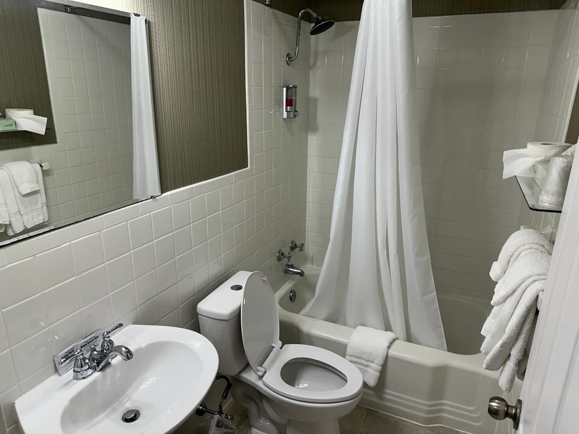 Island House Historic Vacation Rentals gallery photo in Port Clinton, OH — image 73