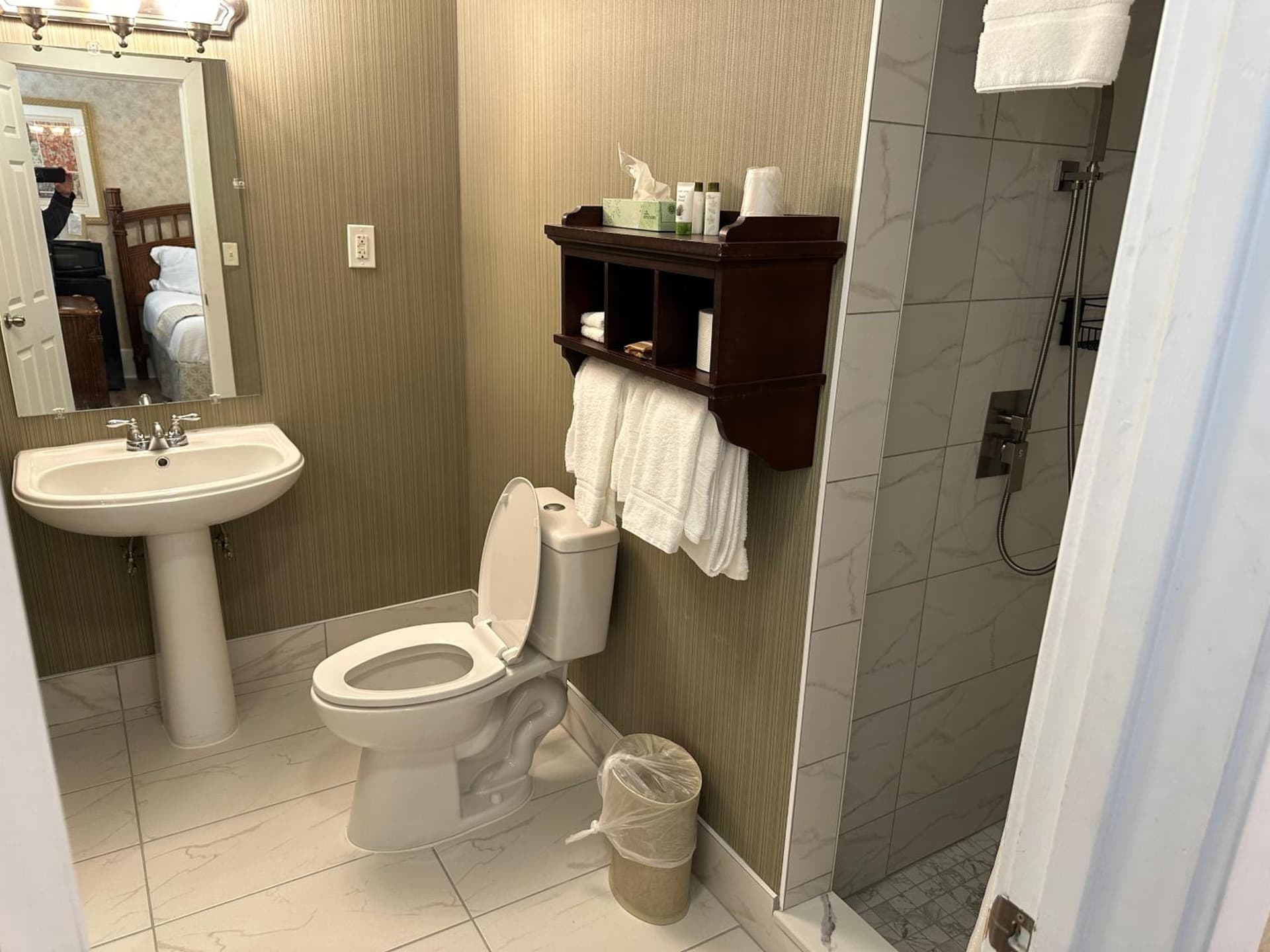 Island House Historic Vacation Rentals gallery photo in Port Clinton, OH — image 75
