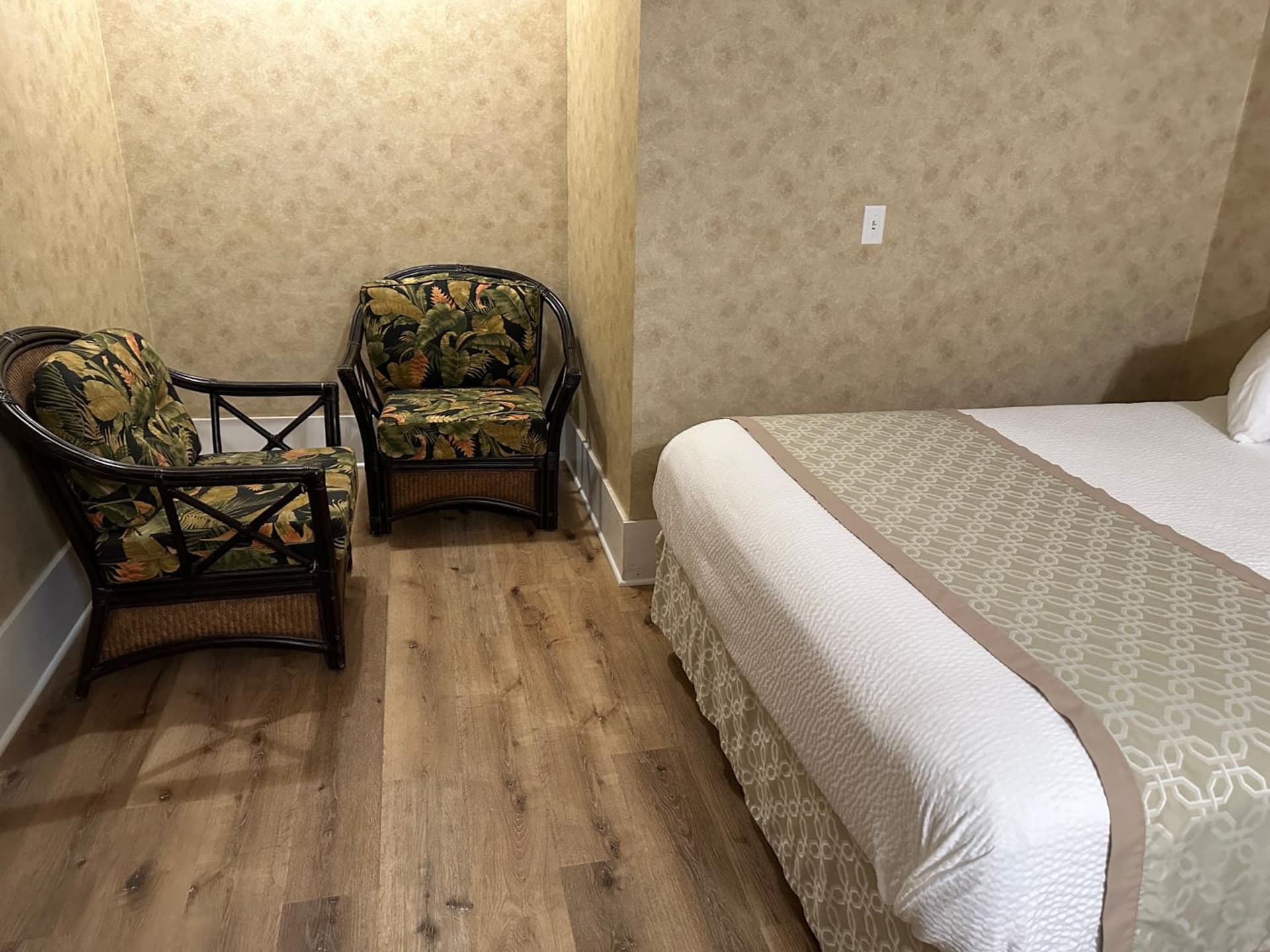 Island House Historic Vacation Rentals gallery photo in Port Clinton, OH — image 202