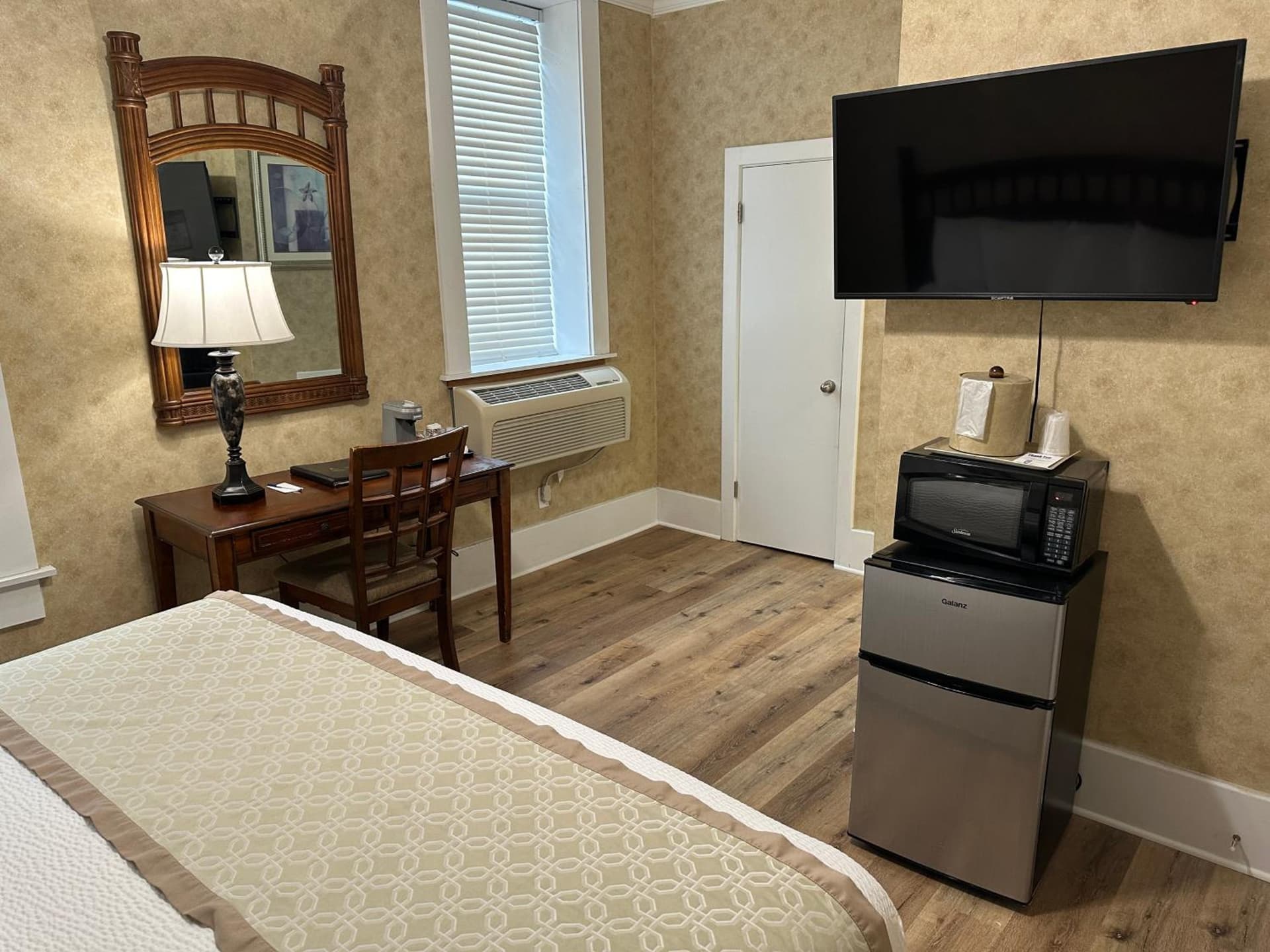 Island House Historic Vacation Rentals gallery photo in Port Clinton, OH — image 140