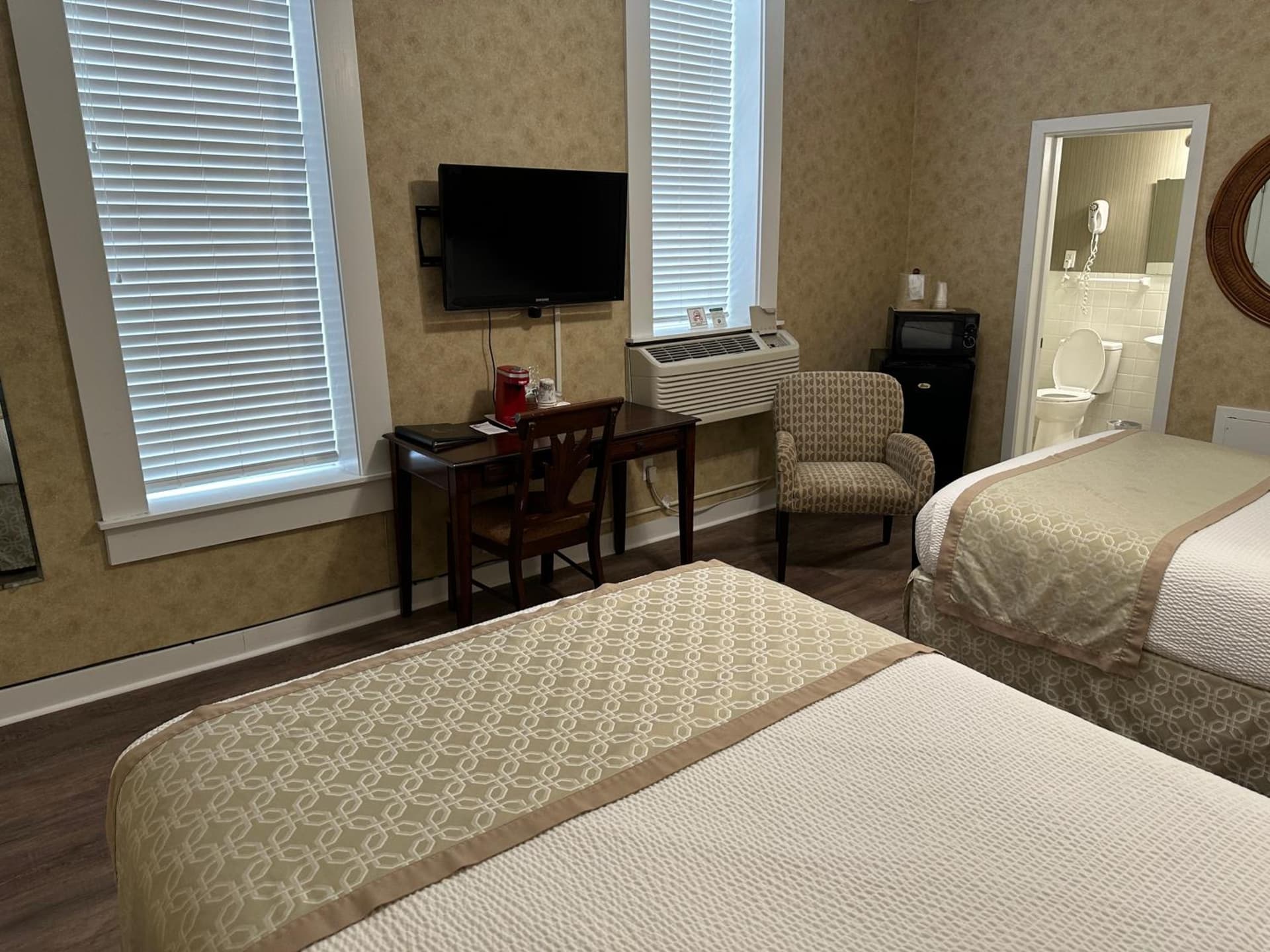 Island House Historic Vacation Rentals gallery photo in Port Clinton, OH — image 24