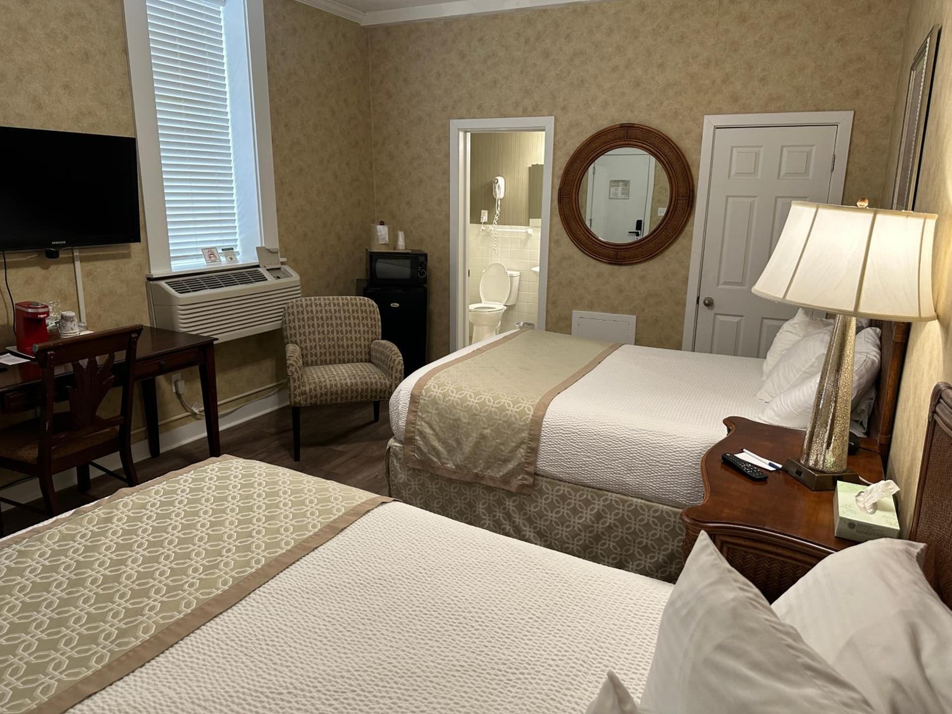Island House Historic Vacation Rentals gallery photo in Port Clinton, OH — image 21