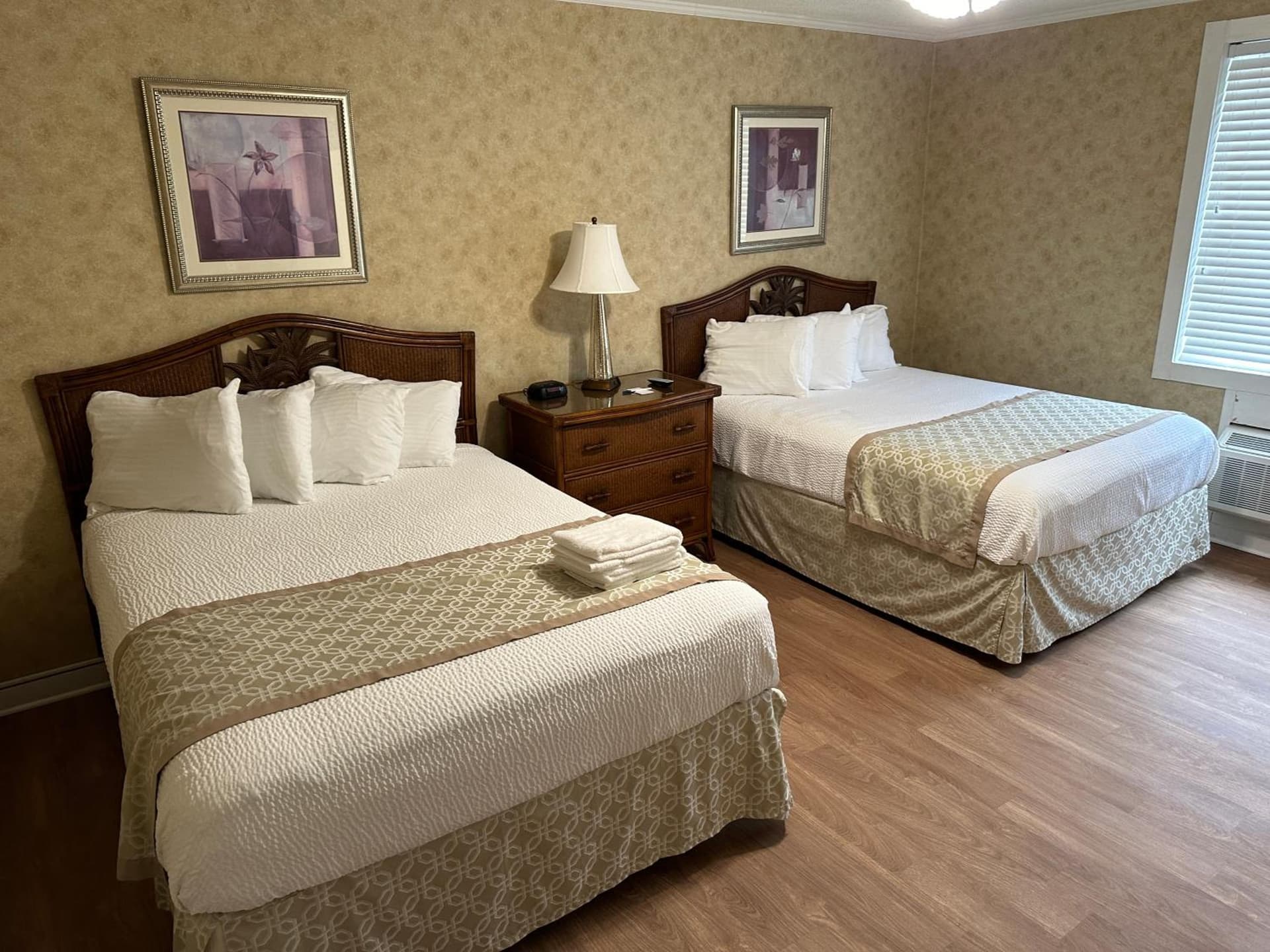 Island House Historic Vacation Rentals gallery photo in Port Clinton, OH — image 95