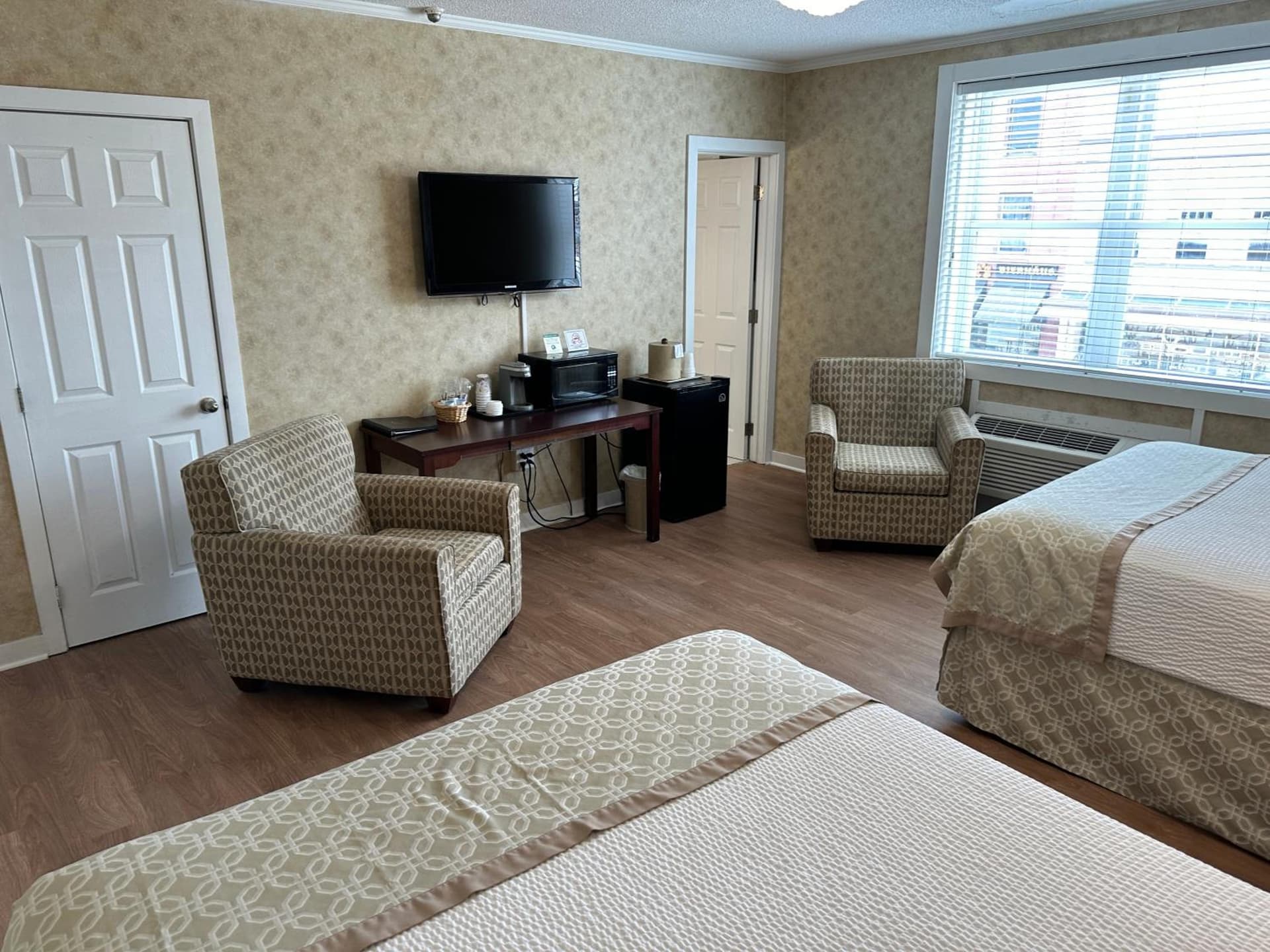 Island House Historic Vacation Rentals gallery photo in Port Clinton, OH — image 30