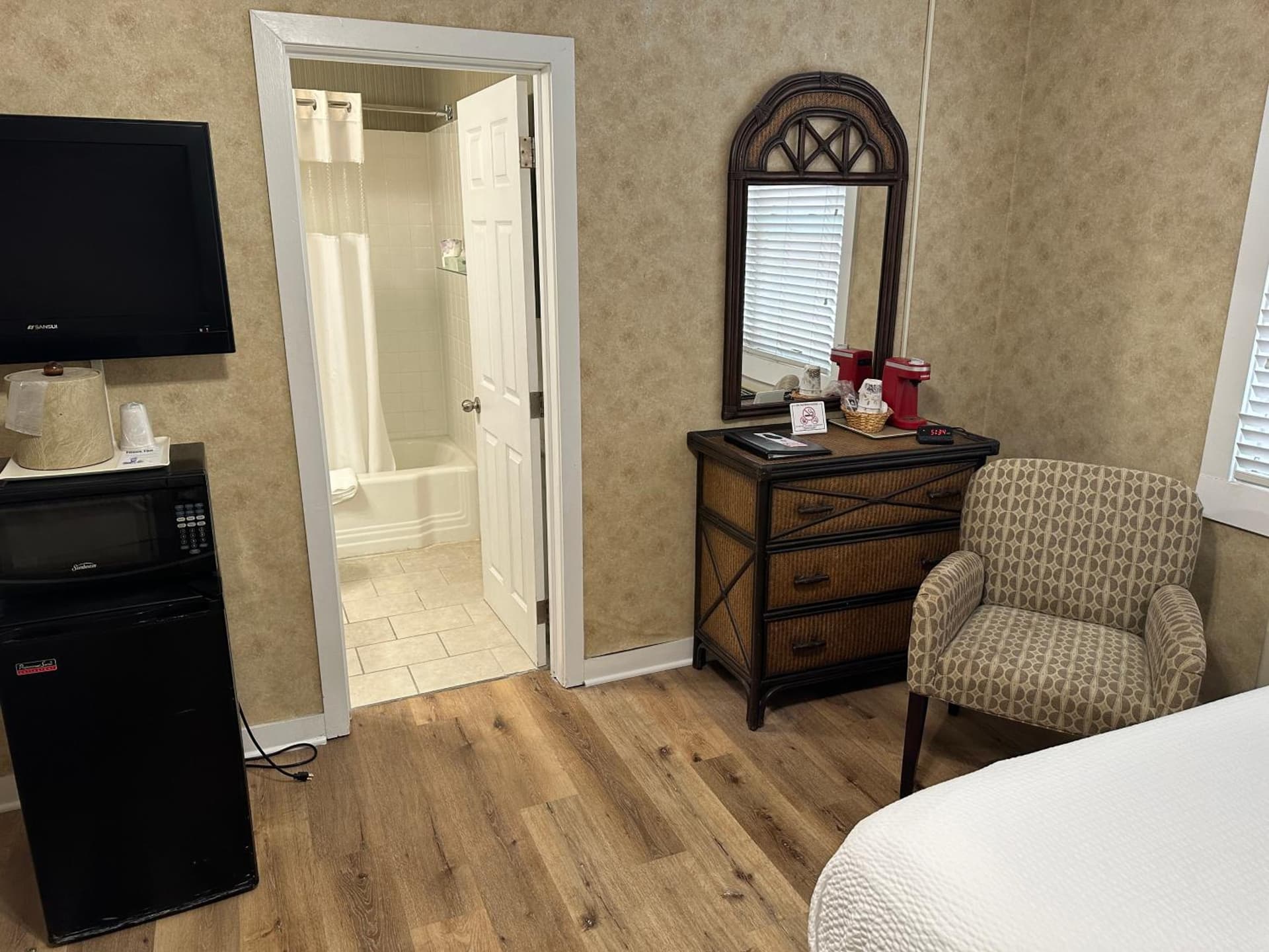 Island House Historic Vacation Rentals gallery photo in Port Clinton, OH — image 173