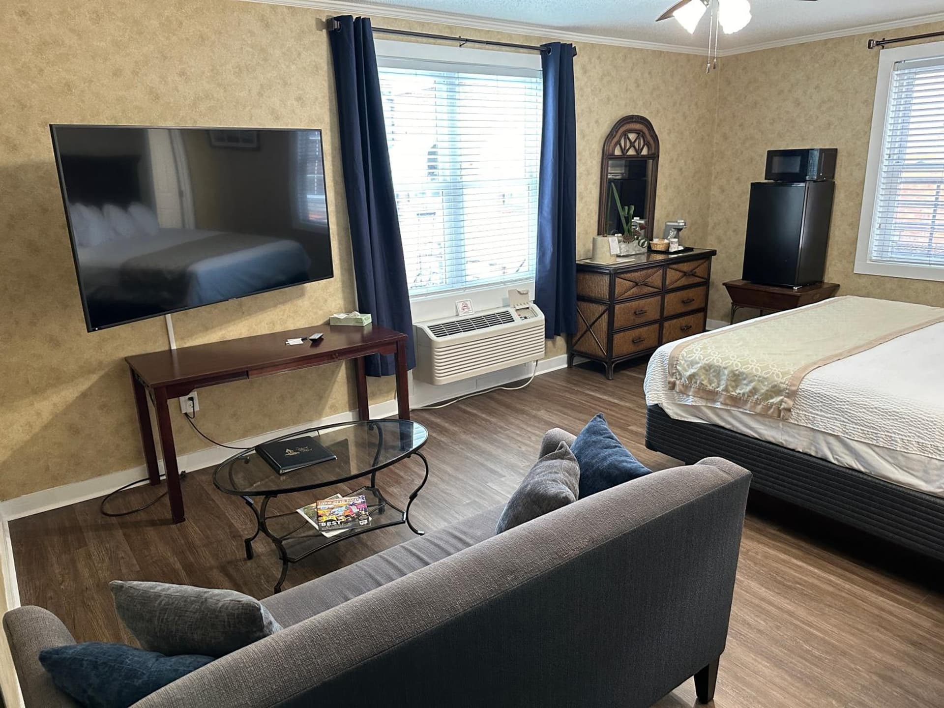 Island House Historic Vacation Rentals gallery photo in Port Clinton, OH — image 163
