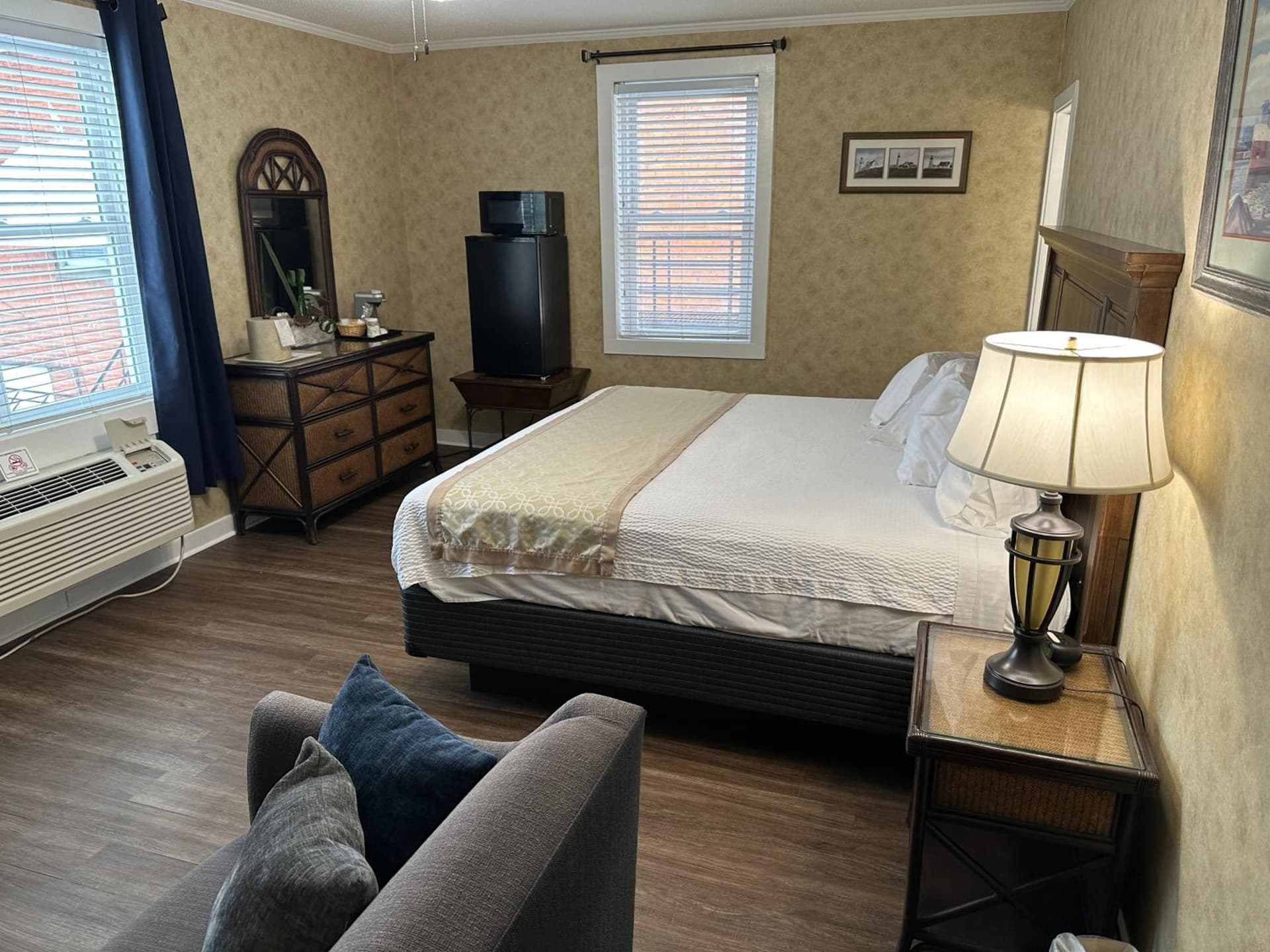 Island House Historic Vacation Rentals gallery photo in Port Clinton, OH — image 129
