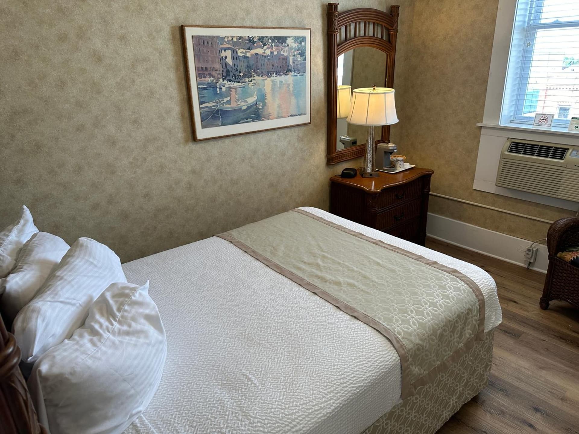 Island House Historic Vacation Rentals gallery photo in Port Clinton, OH — image 47