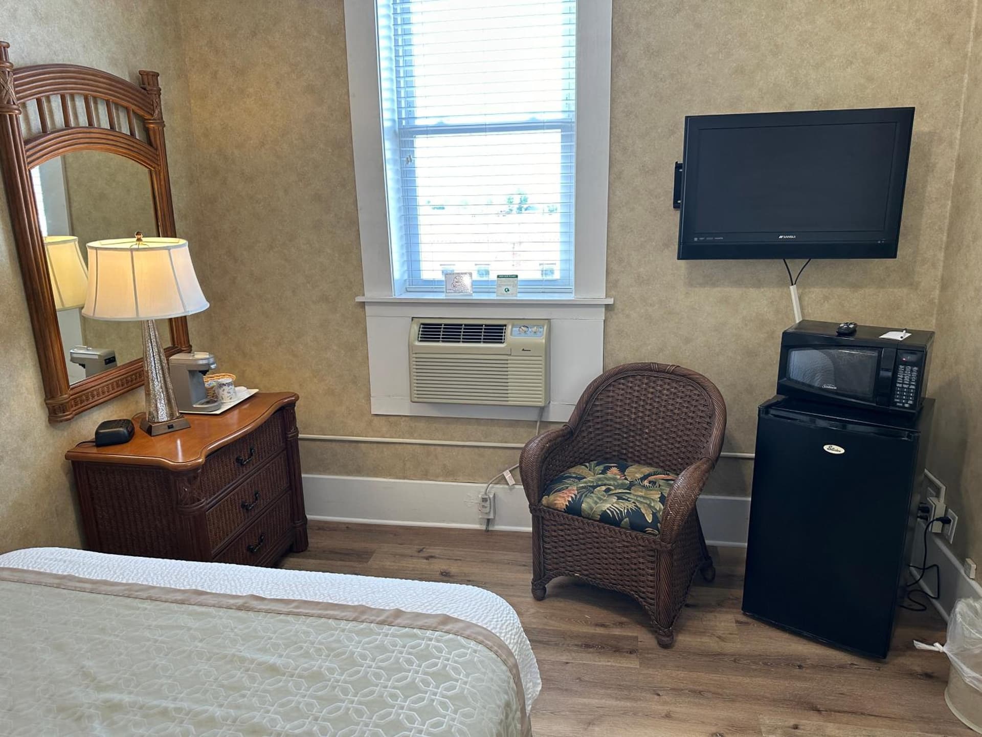 Island House Historic Vacation Rentals gallery photo in Port Clinton, OH — image 69
