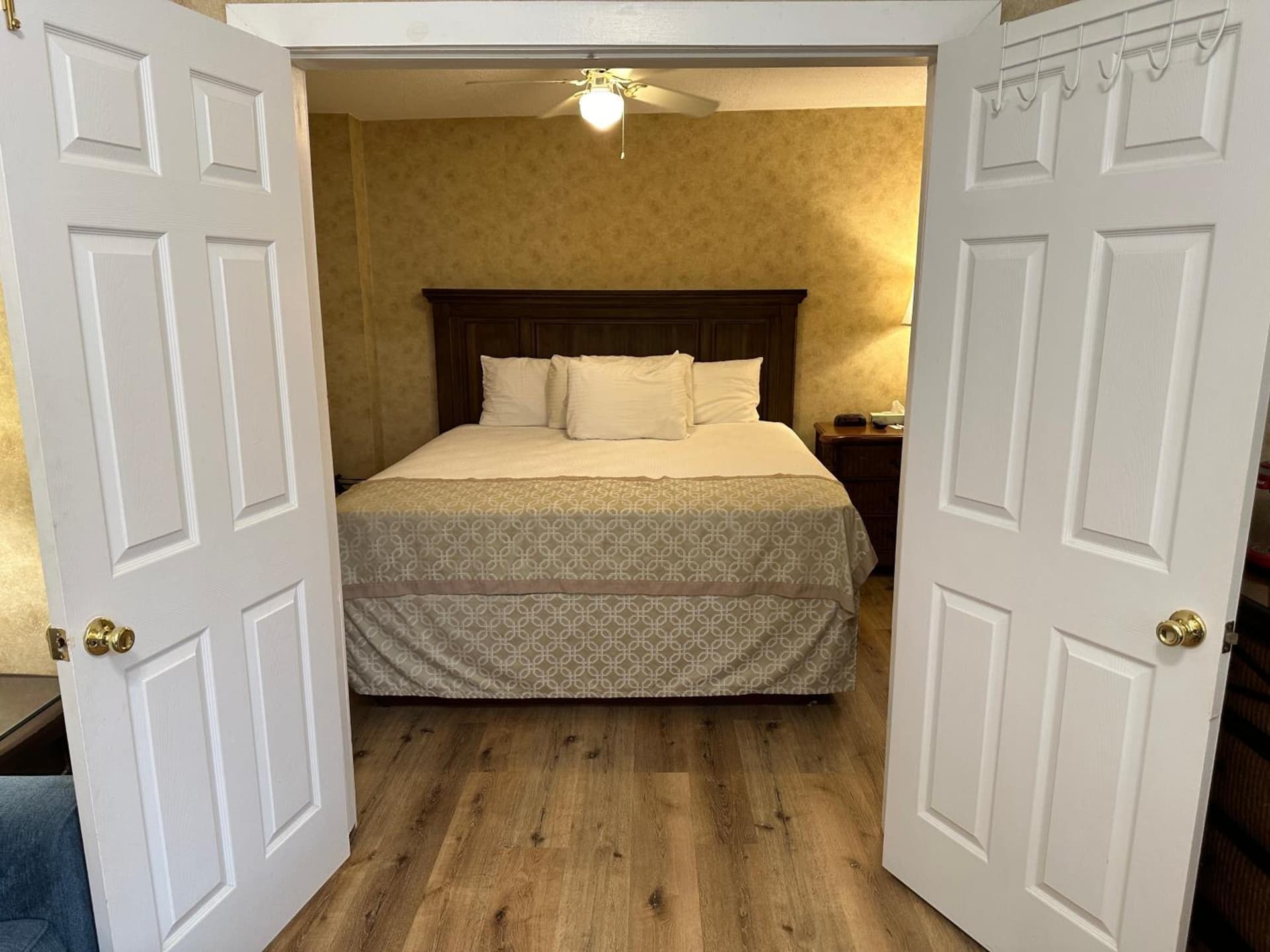 Island House Historic Vacation Rentals gallery photo in Port Clinton, OH — image 90