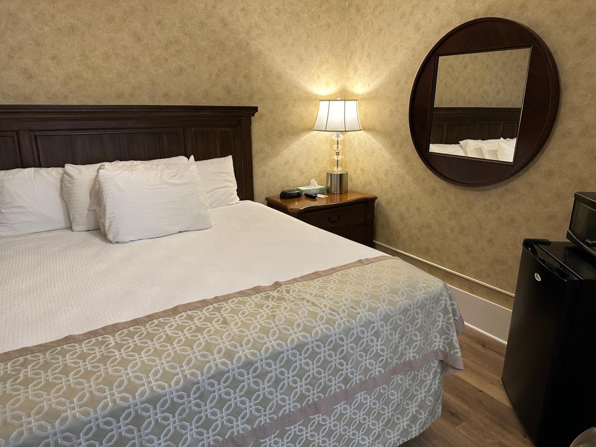 Island House Historic Vacation Rentals gallery photo in Port Clinton, OH — image 139