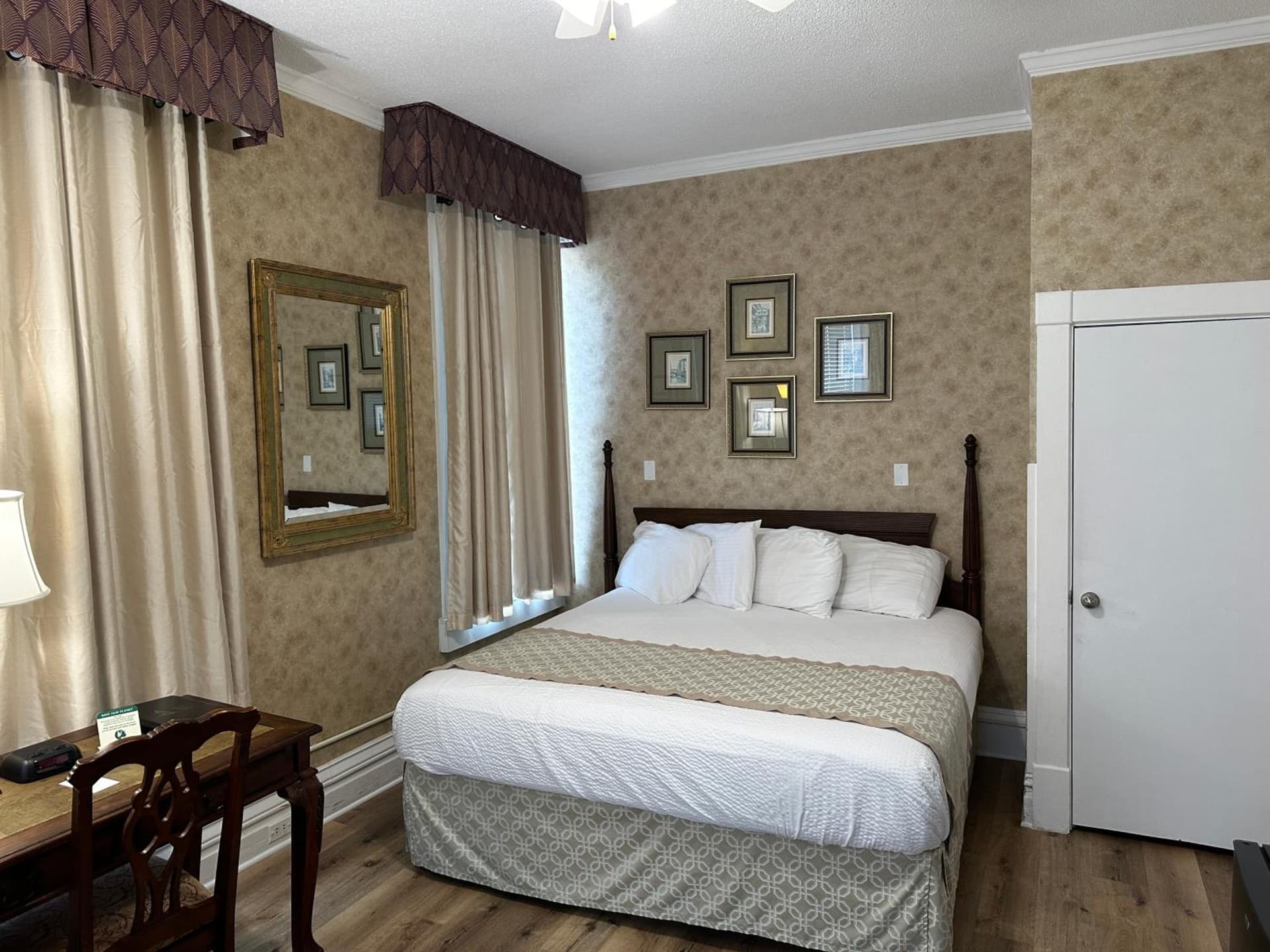 Island House Historic Vacation Rentals gallery photo in Port Clinton, OH — image 96