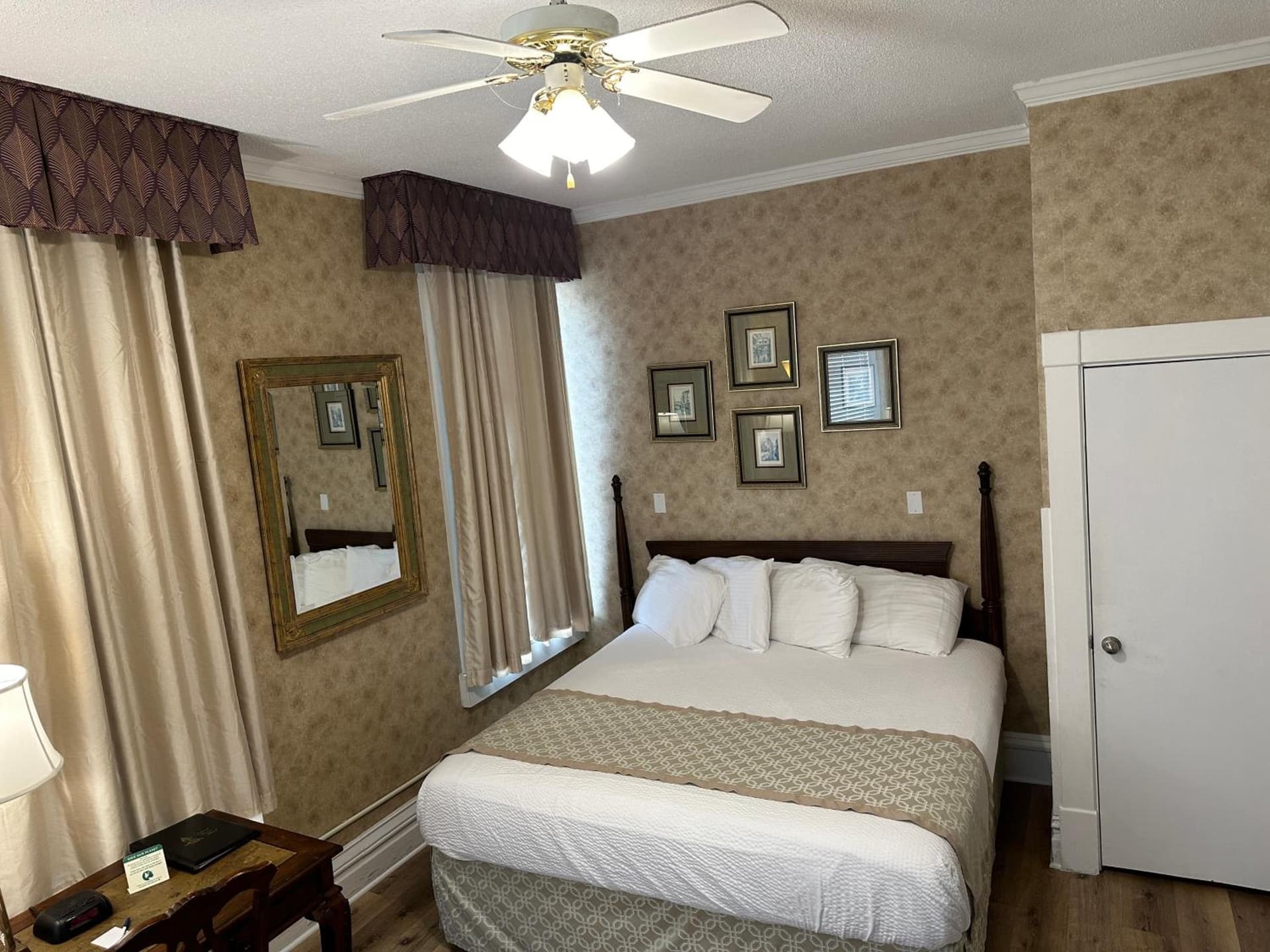 Island House Historic Vacation Rentals gallery photo in Port Clinton, OH — image 26