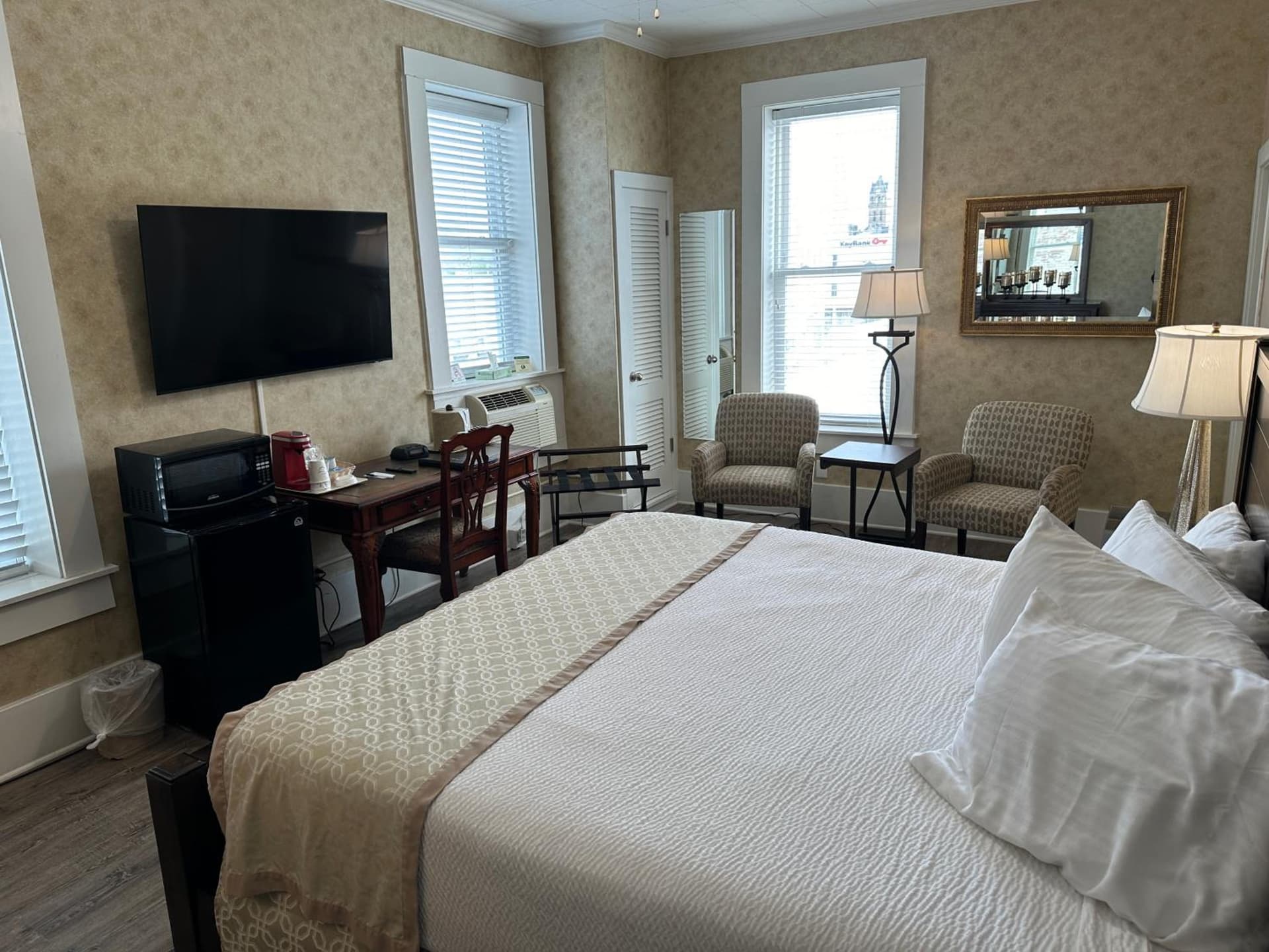 Island House Historic Vacation Rentals gallery photo in Port Clinton, OH — image 56