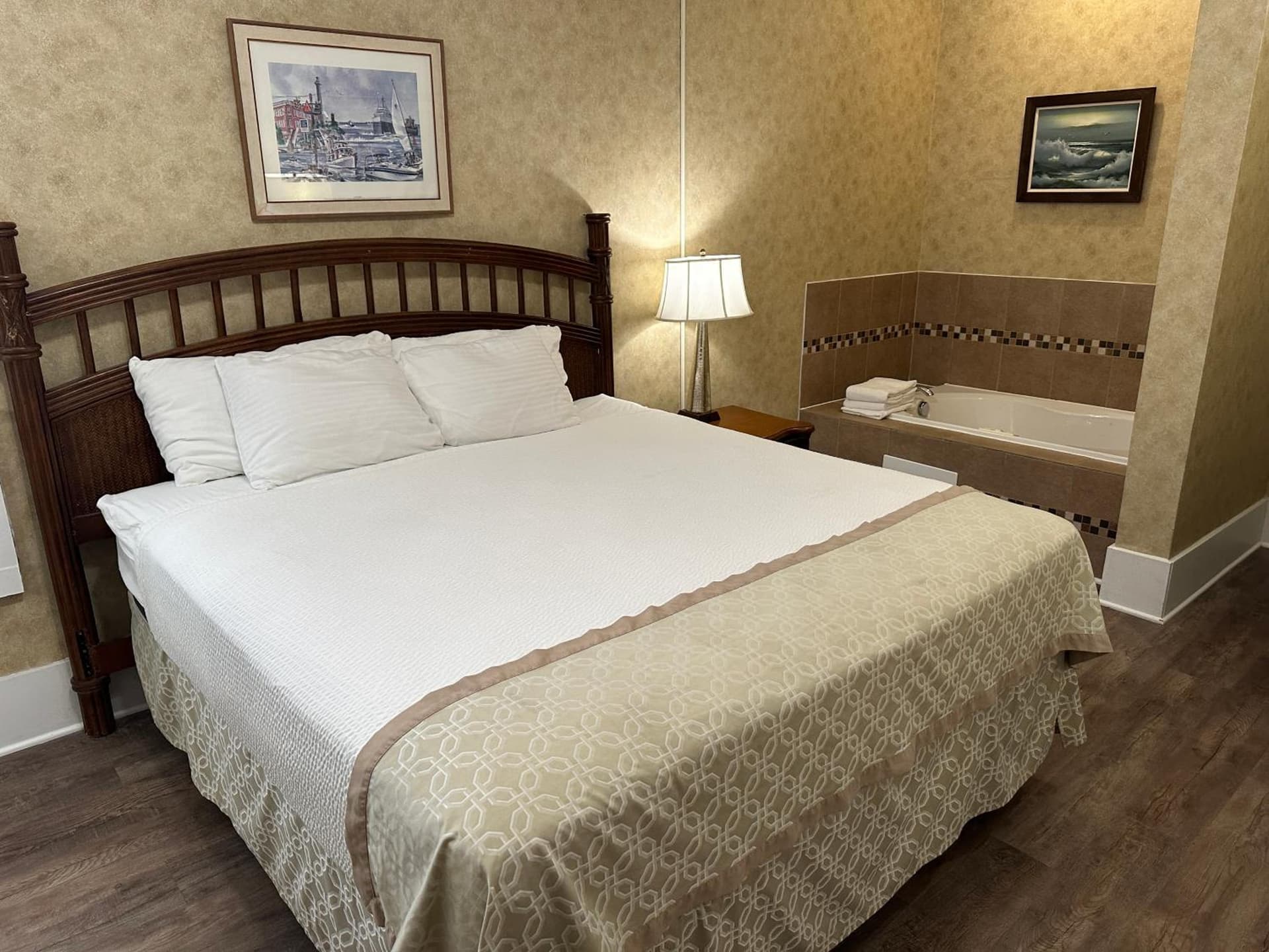 Island House Historic Vacation Rentals gallery photo in Port Clinton, OH — image 180