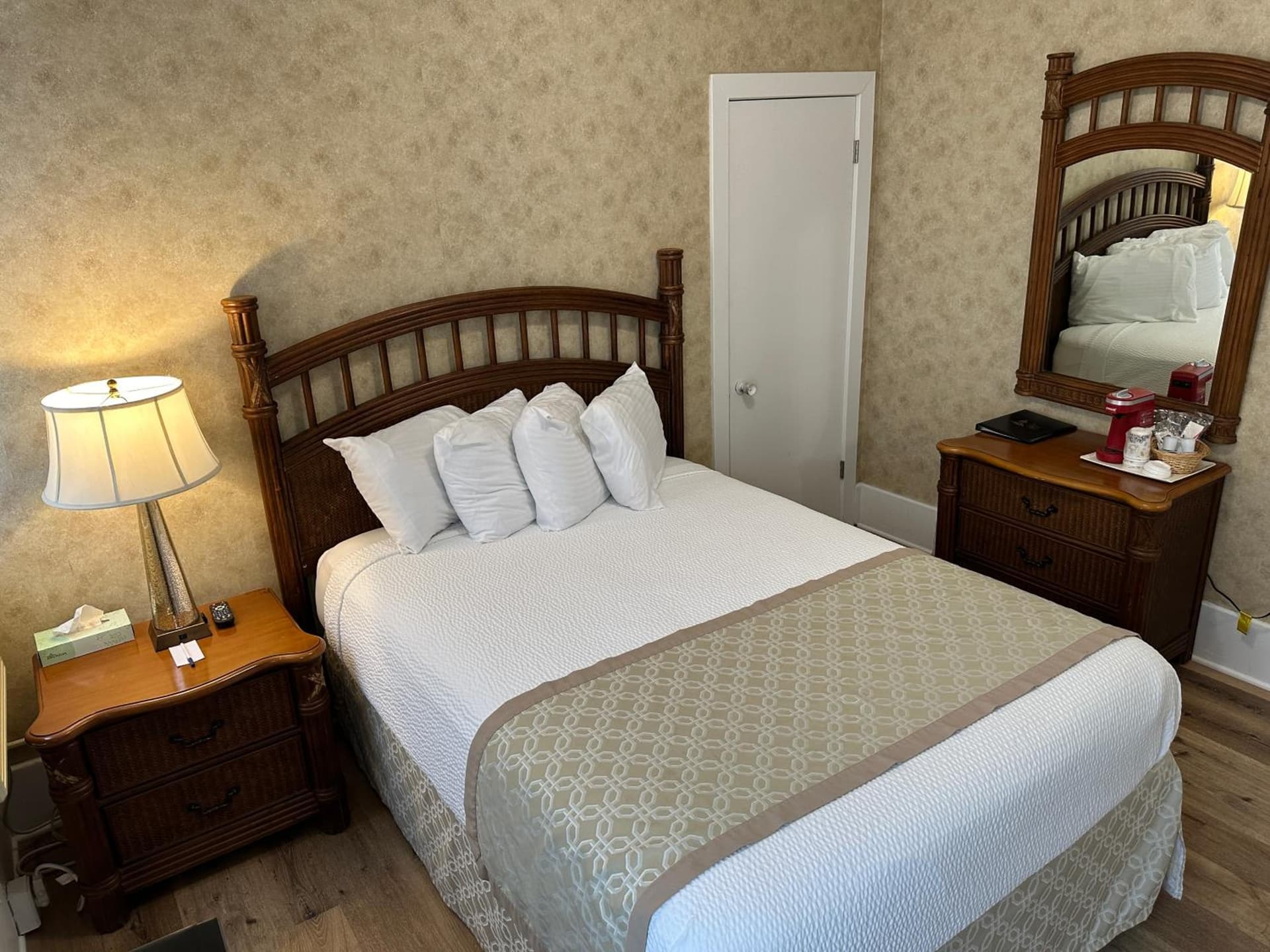 Island House Historic Vacation Rentals gallery photo in Port Clinton, OH — image 33