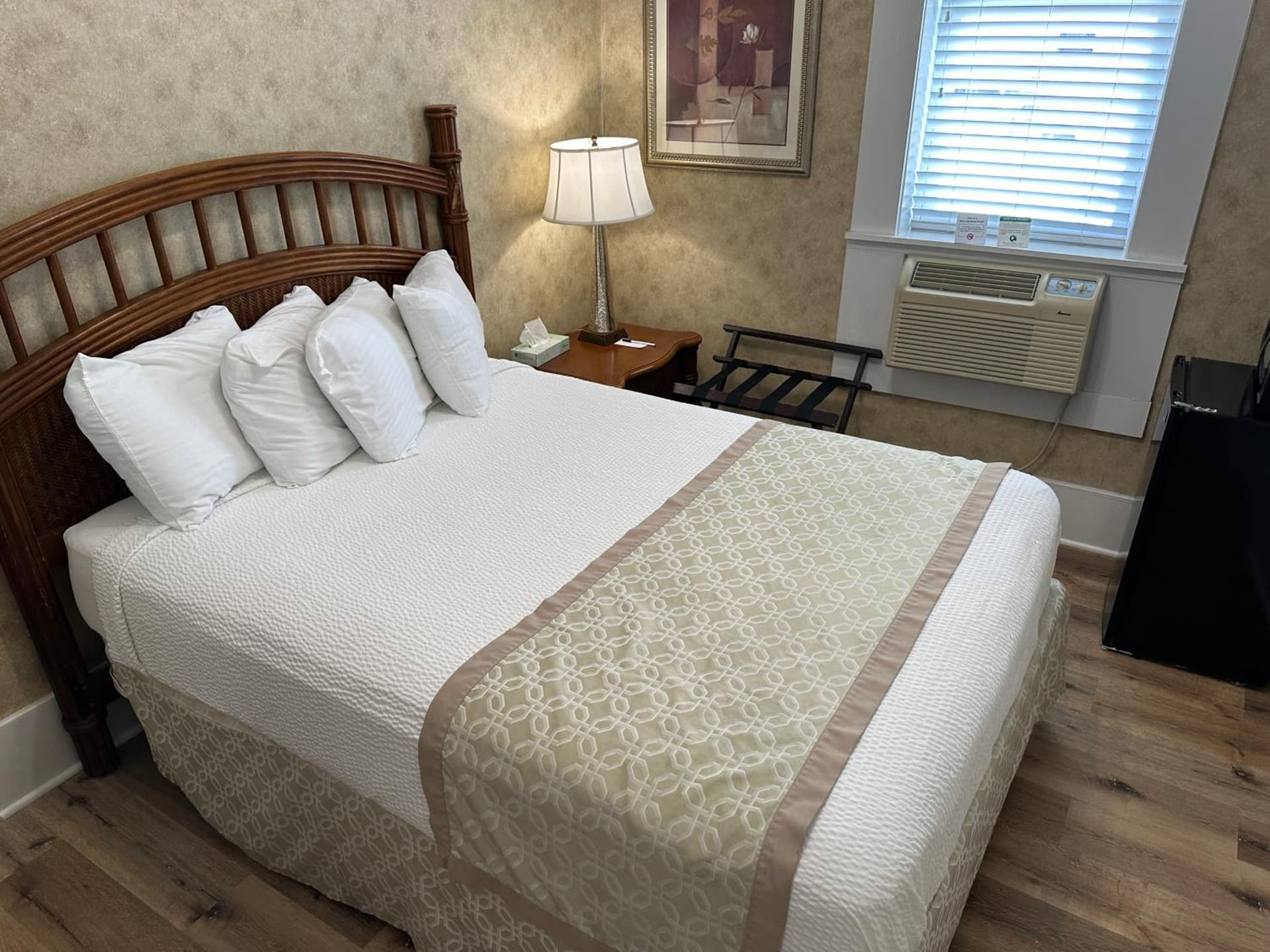 Island House Historic Vacation Rentals gallery photo in Port Clinton, OH — image 136