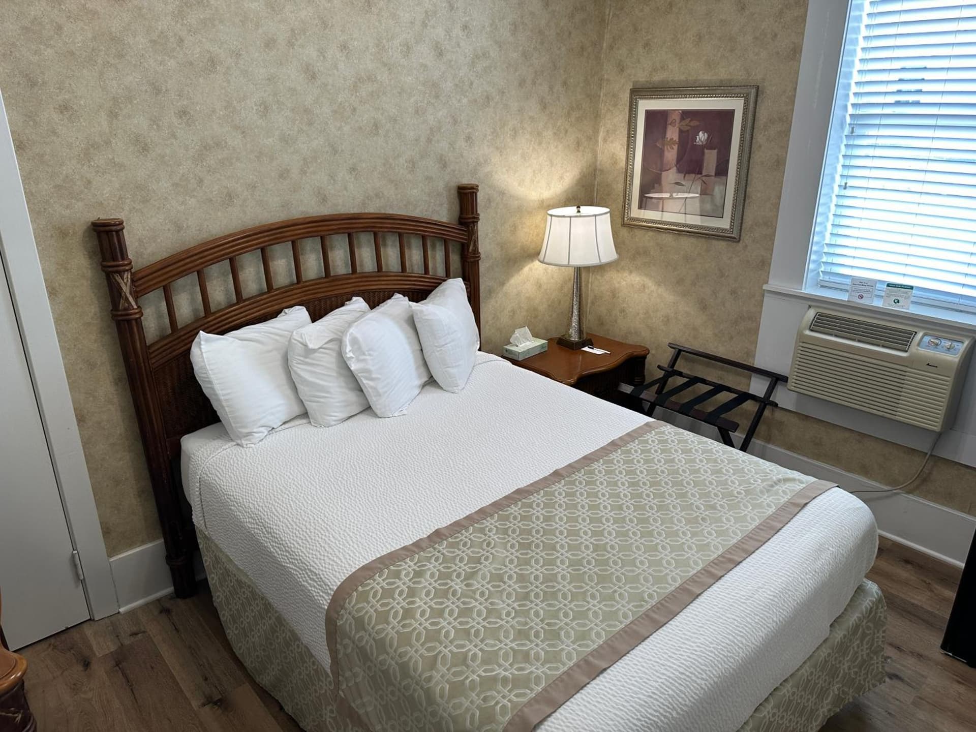 Island House Historic Vacation Rentals gallery photo in Port Clinton, OH — image 31