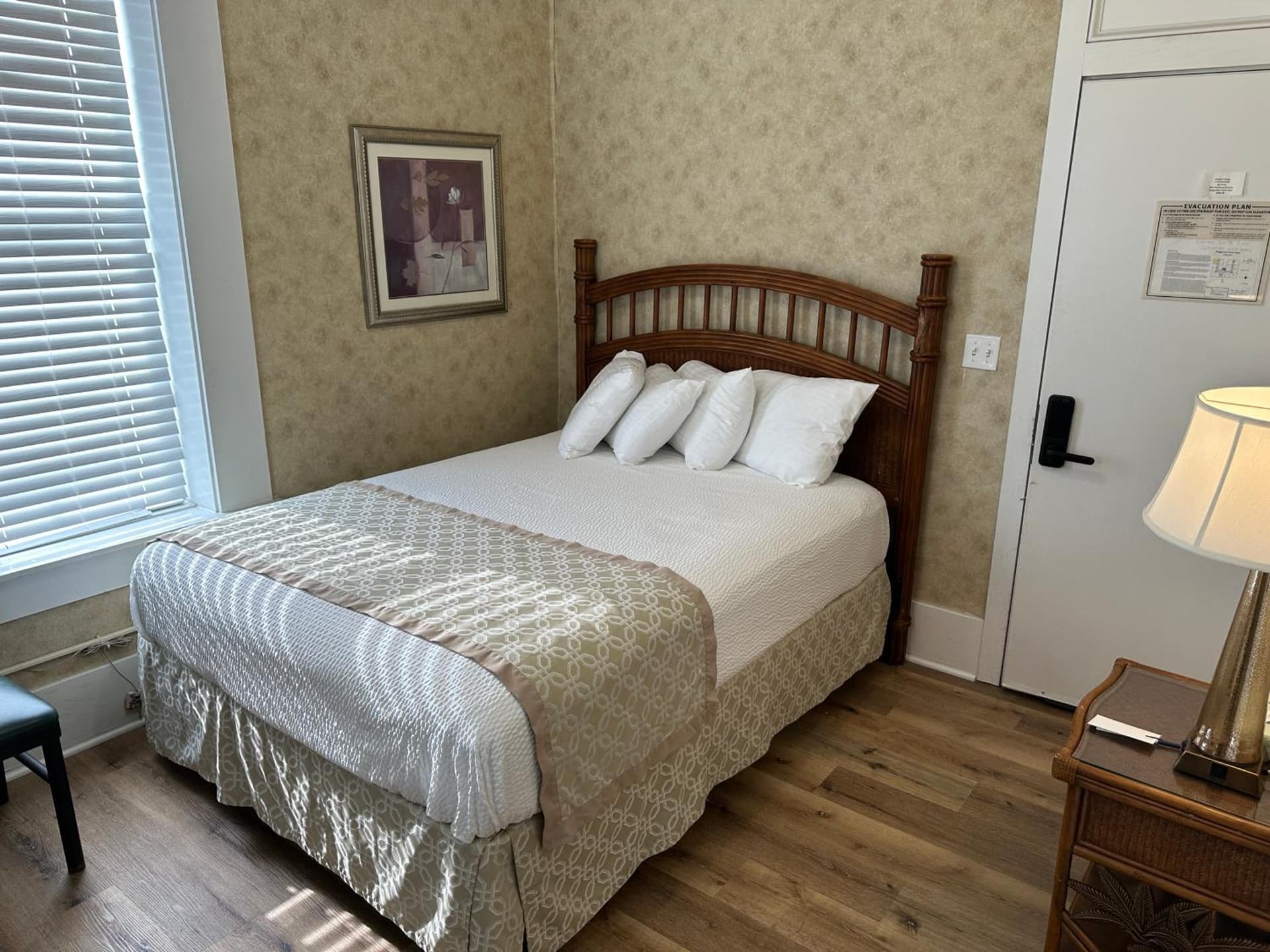 Island House Historic Vacation Rentals gallery photo in Port Clinton, OH — image 141