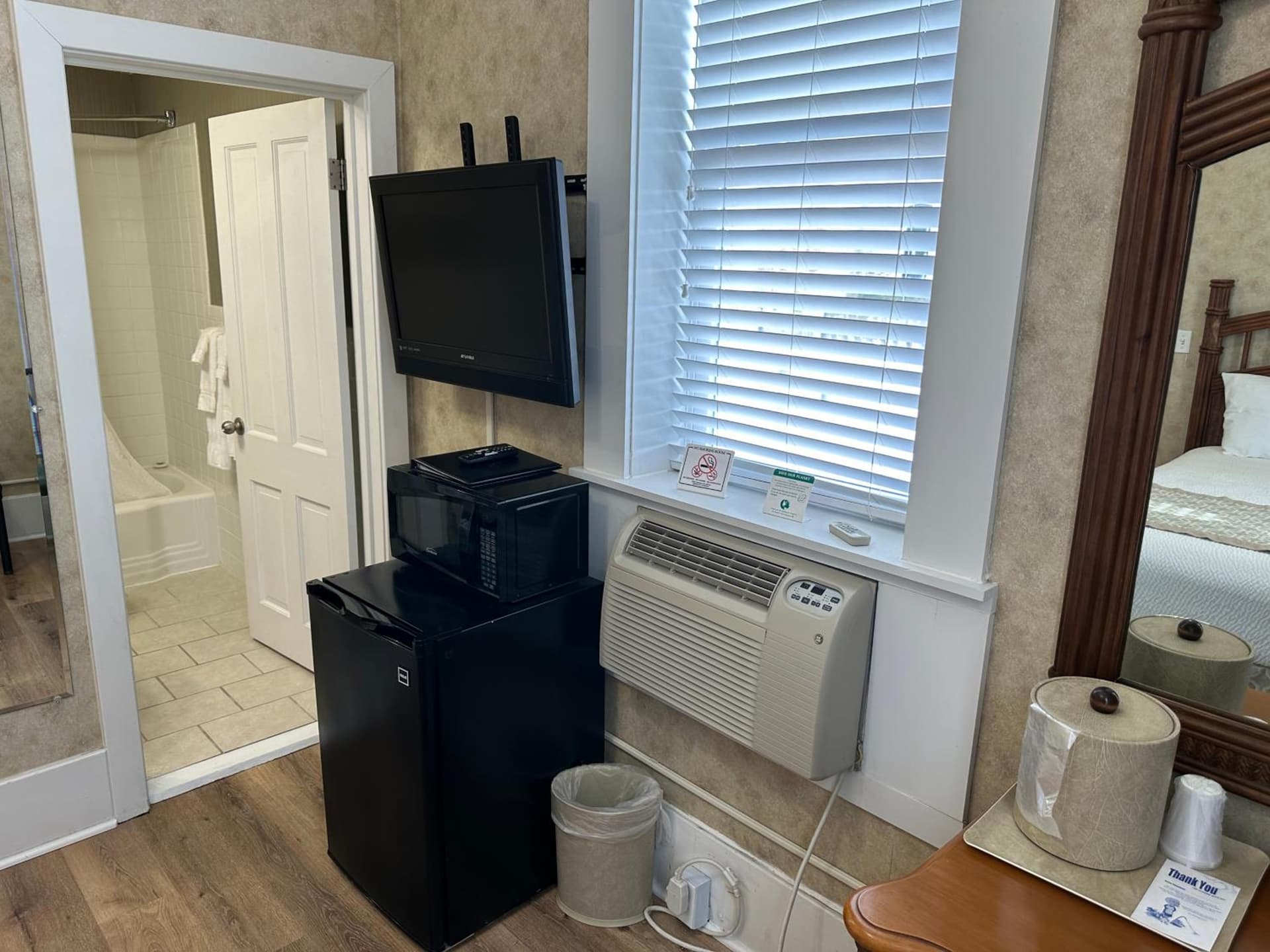 Island House Historic Vacation Rentals gallery photo in Port Clinton, OH — image 138