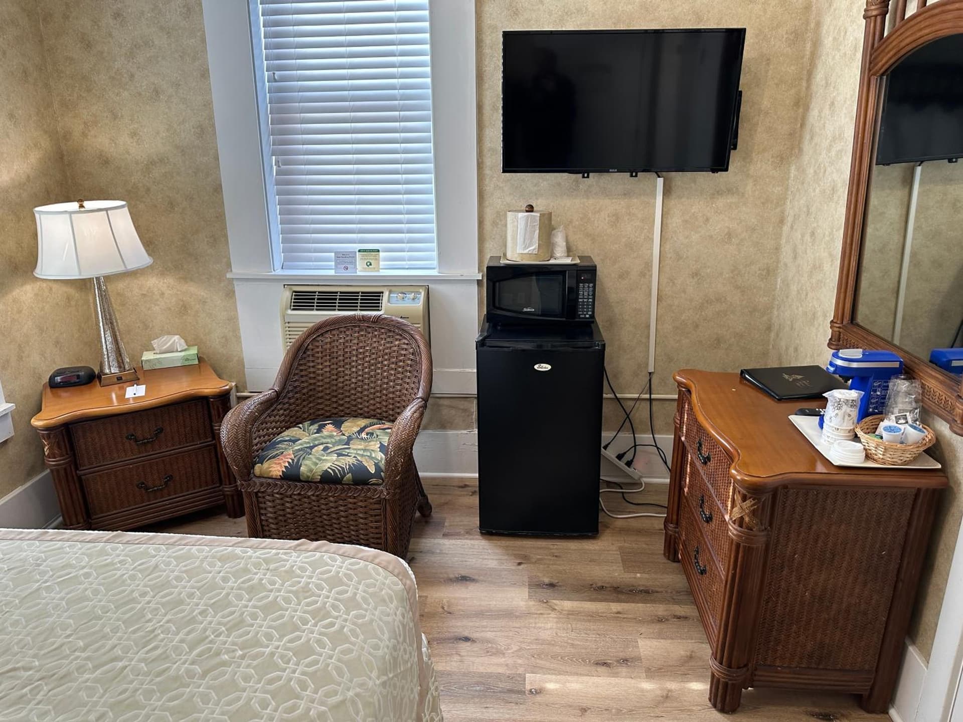 Island House Historic Vacation Rentals gallery photo in Port Clinton, OH — image 172