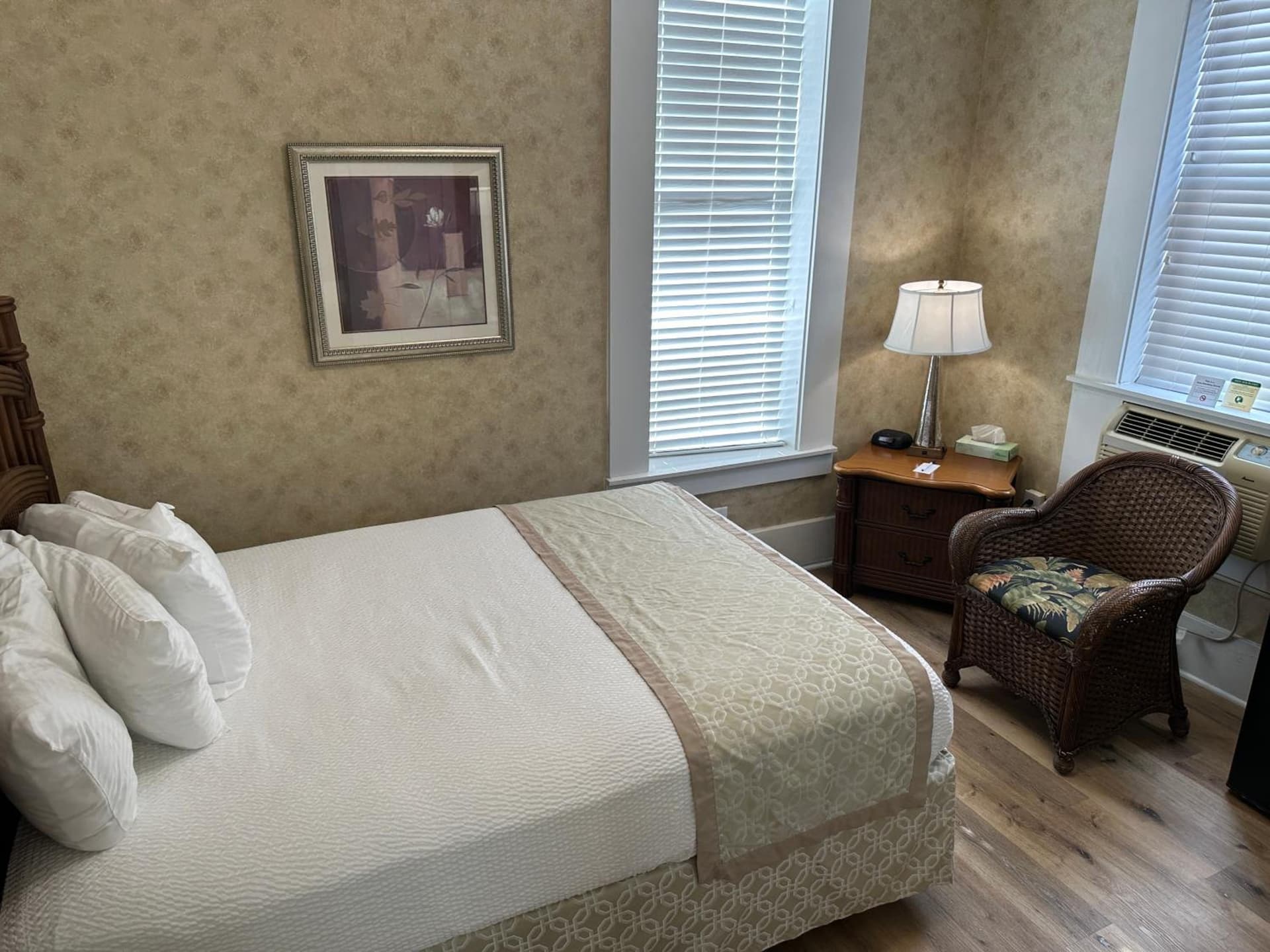 Island House Historic Vacation Rentals gallery photo in Port Clinton, OH — image 110